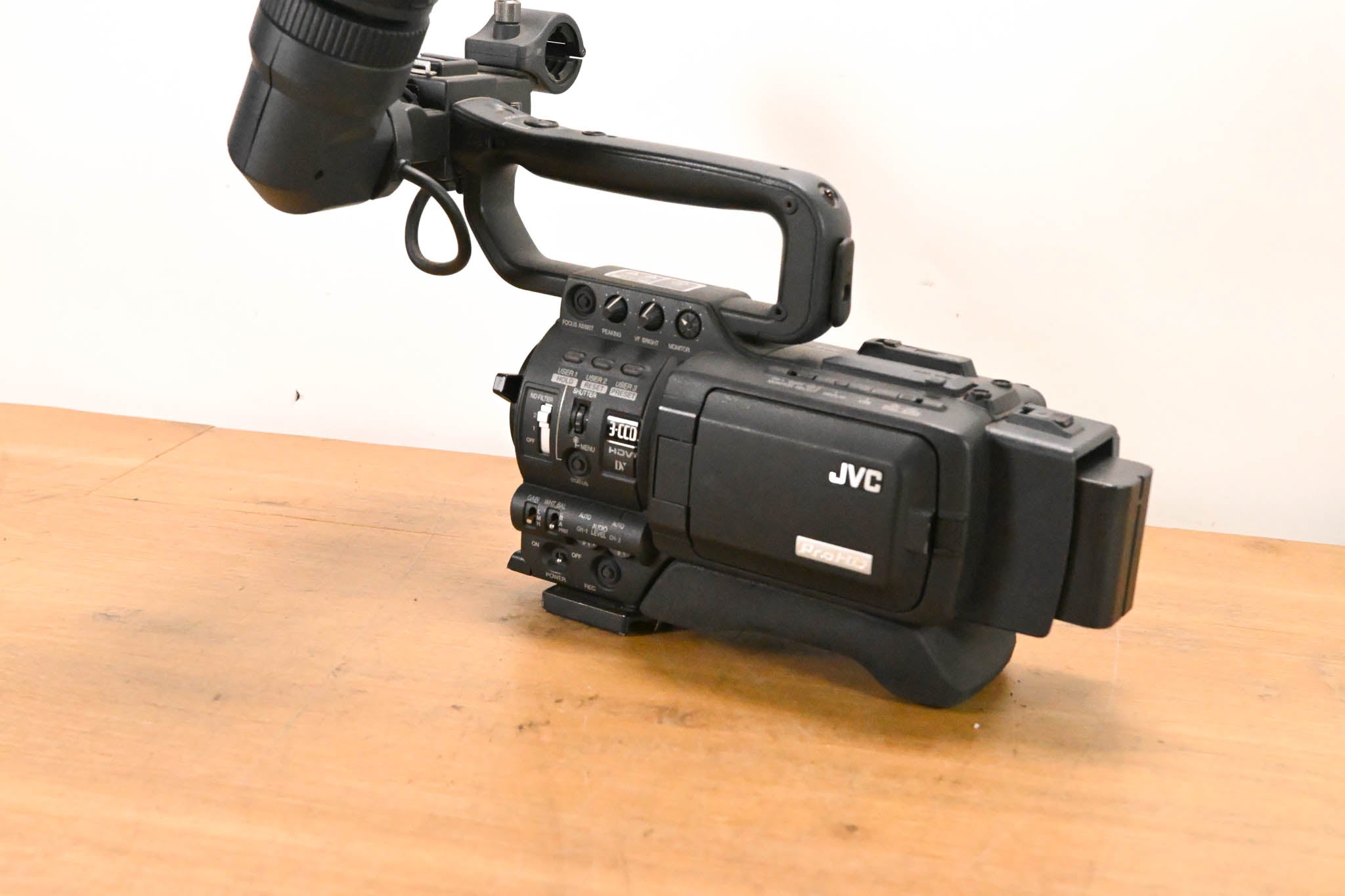 JVC GY-HD110U 1/3" 3-CCD Professional HDV Camcorder