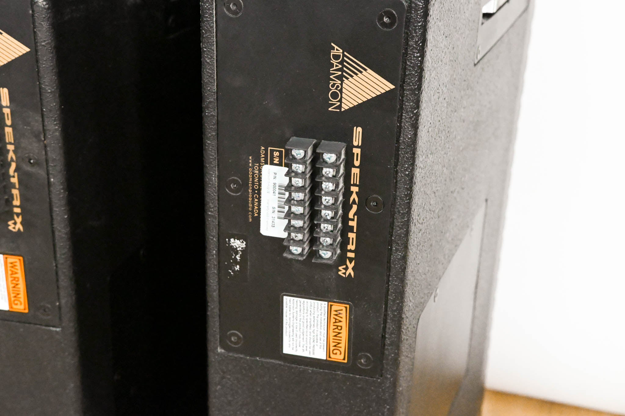 Adamson SpekTrix Wave Wide Angle Vertical Enclosure (PAIR)