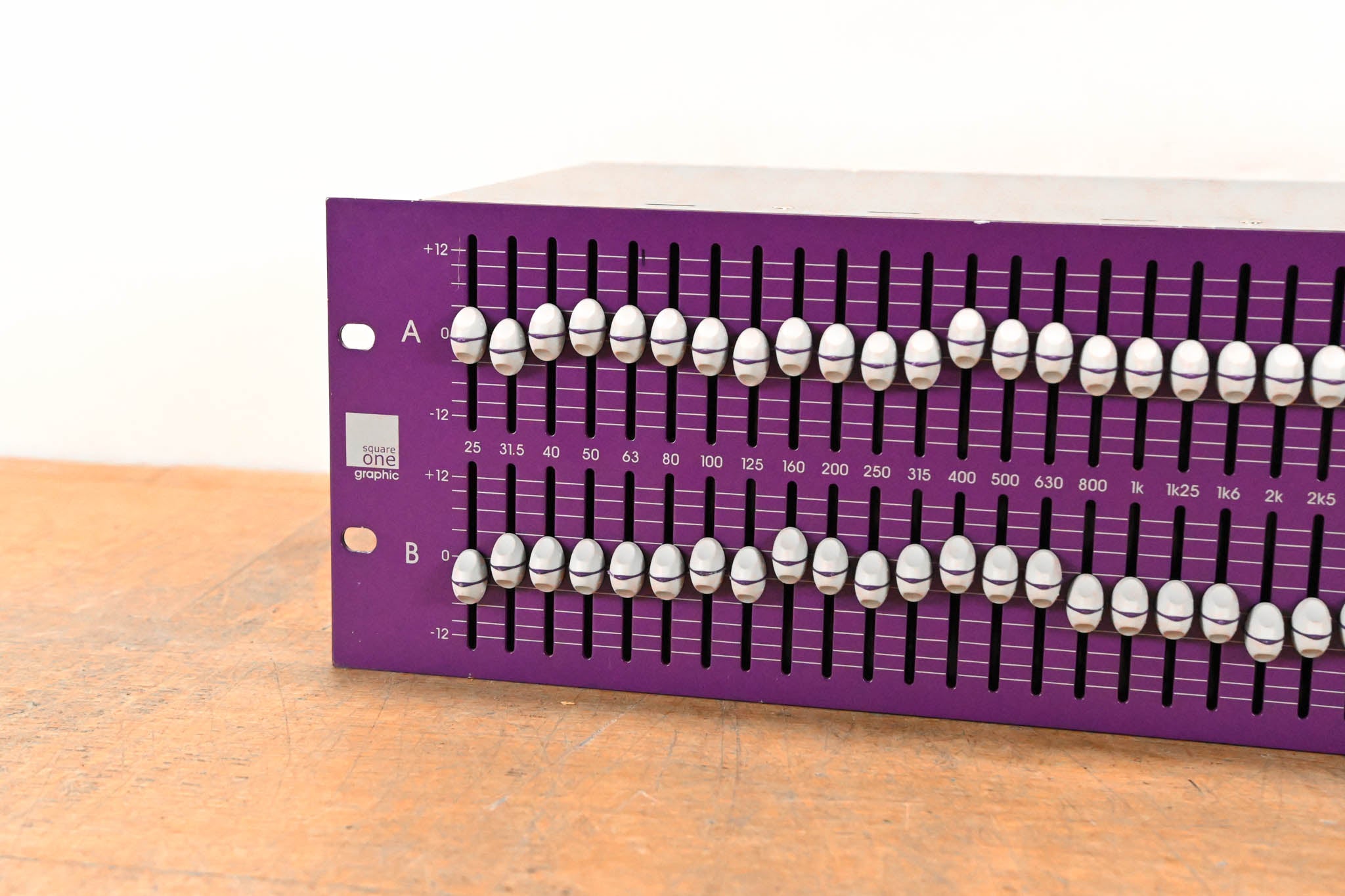 Klark Teknik SQ1G Square ONE Graphic 2-Channel 30-Band Graphic Equalizer