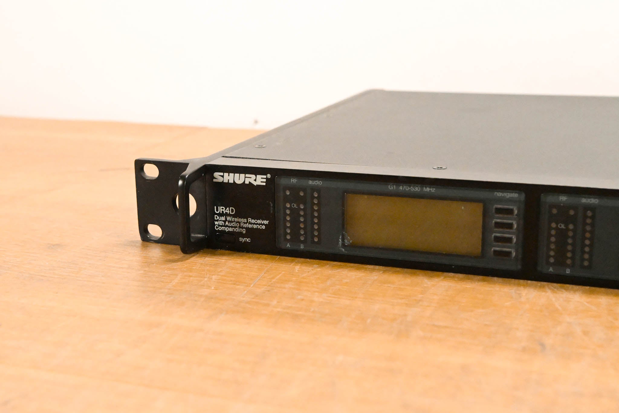 Shure UR4D Dual Wireless Receiver - G1 Band - 470-530 MHz