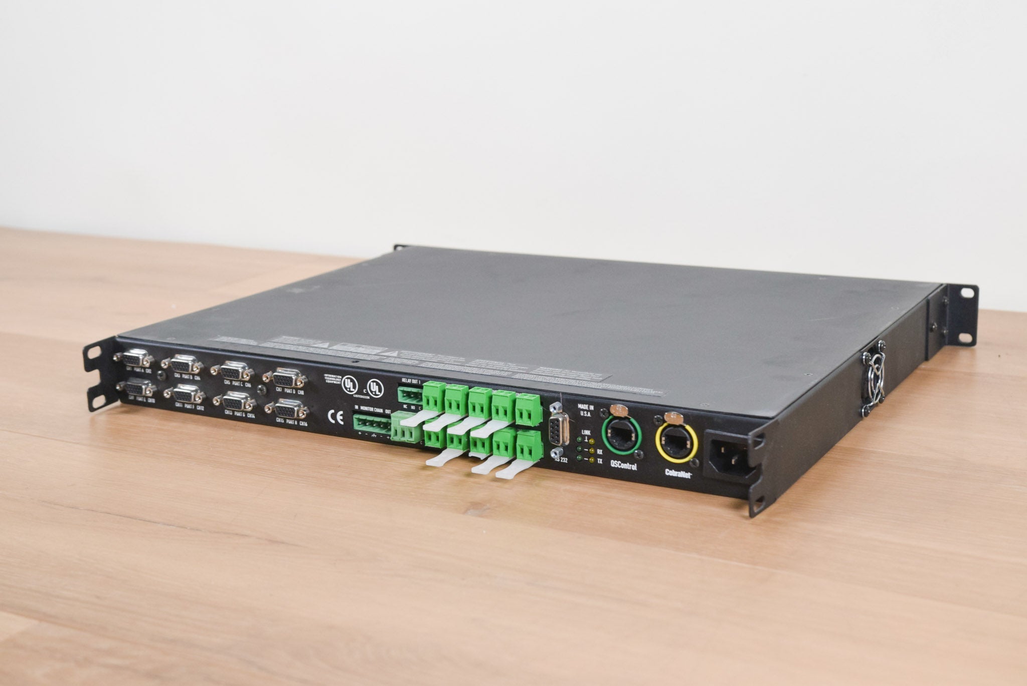 QSC Basis 904zz Amplifier/Loudspeaker Control Processor