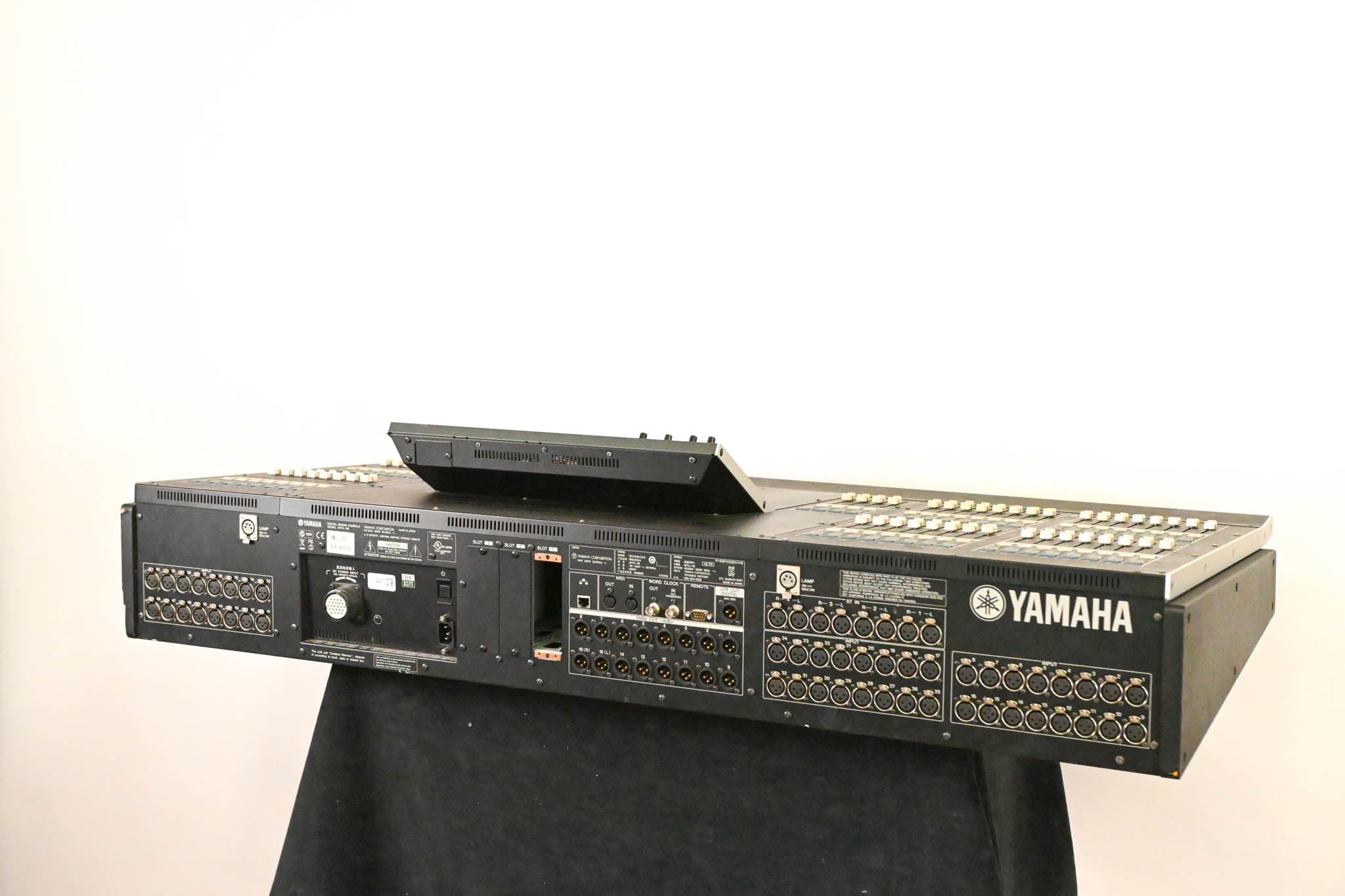 Yamaha M7CL-48 48-Channel Digital Audio Mixing Console