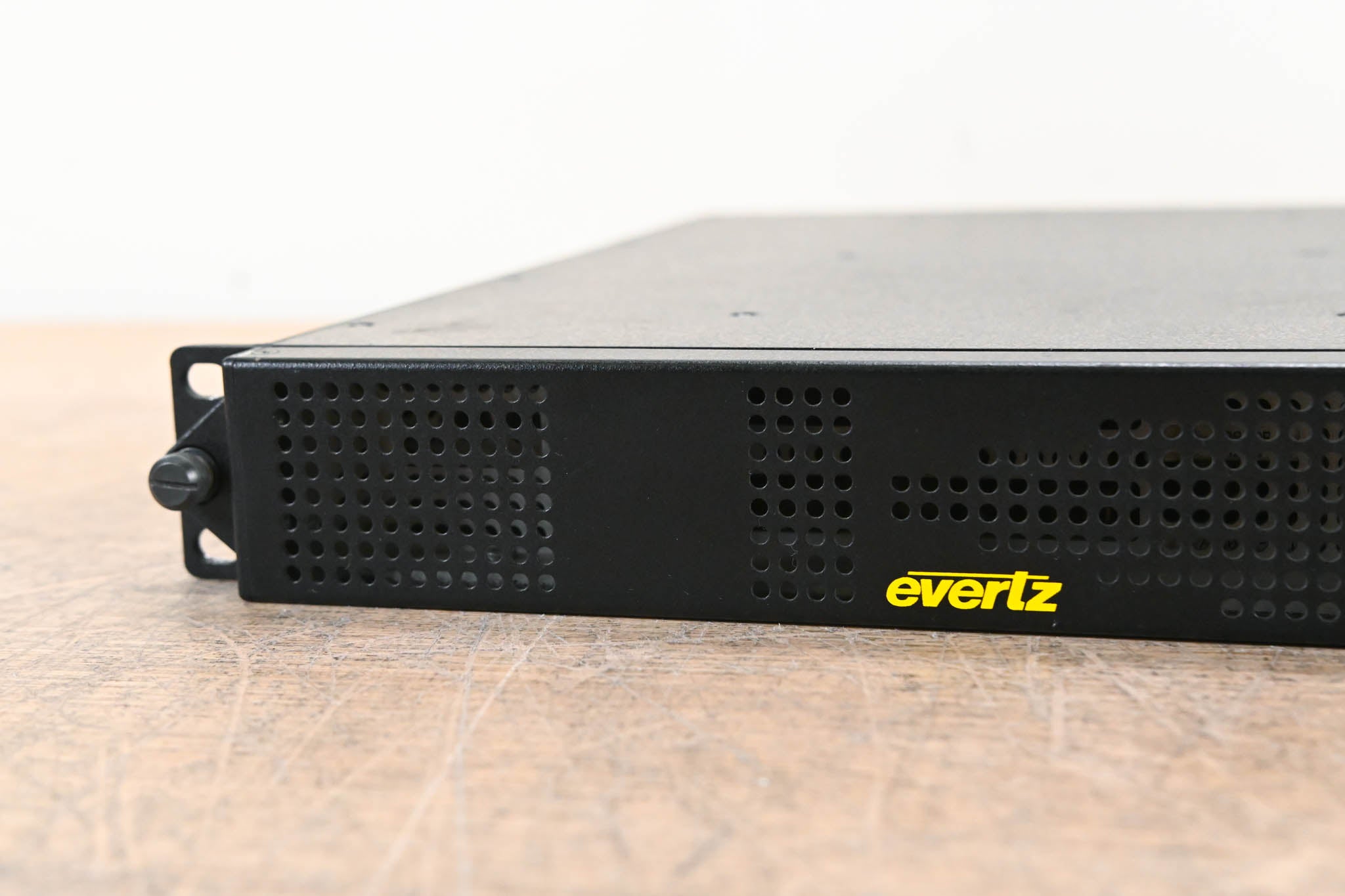 Evertz 7801FR 1RU Rack-Mountable Multiframe with Cards