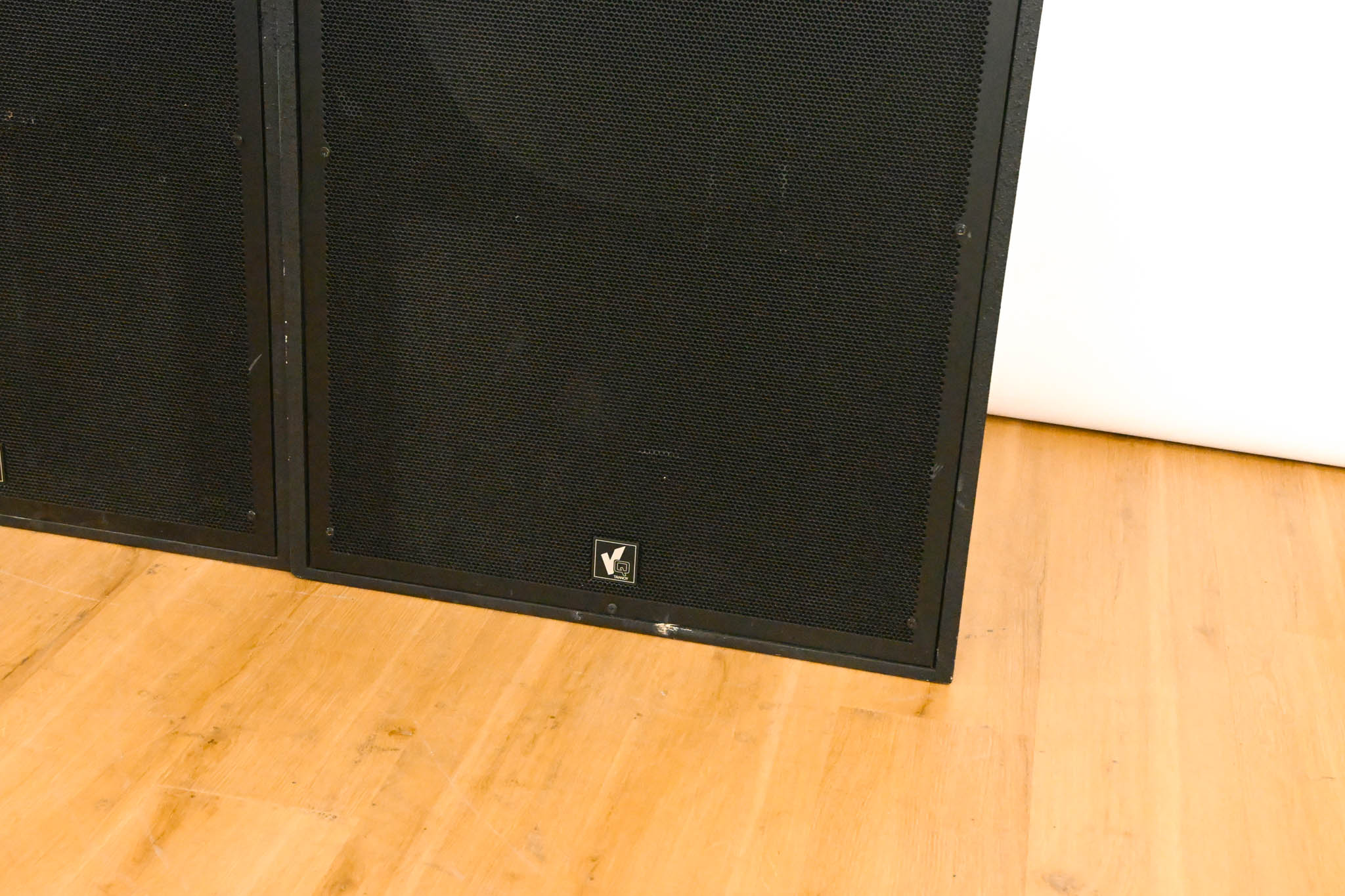 Tannoy VQNET-60 Dual 12" 2400W 3-Way Powered Loudspeaker (PAIR)