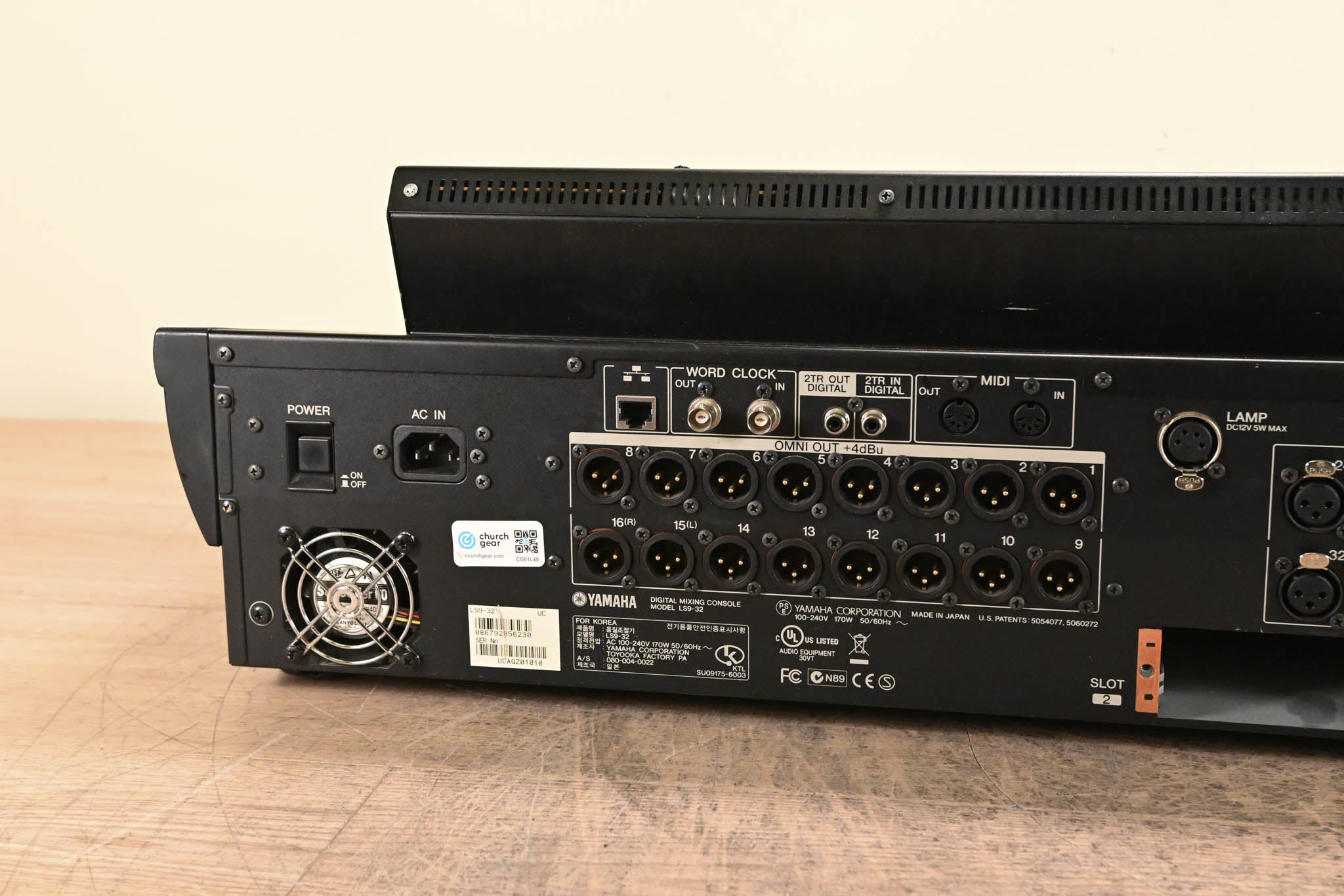 Yamaha LS9-32 32-Input Digital Mixing Console