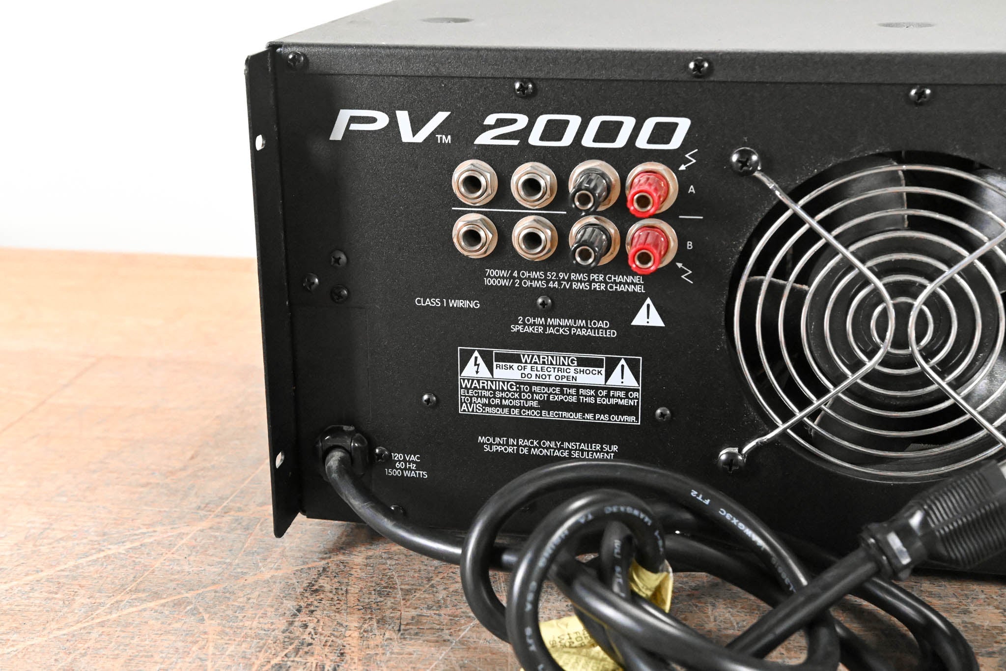 Peavey PV 2000 2-Channel Power Amplifier