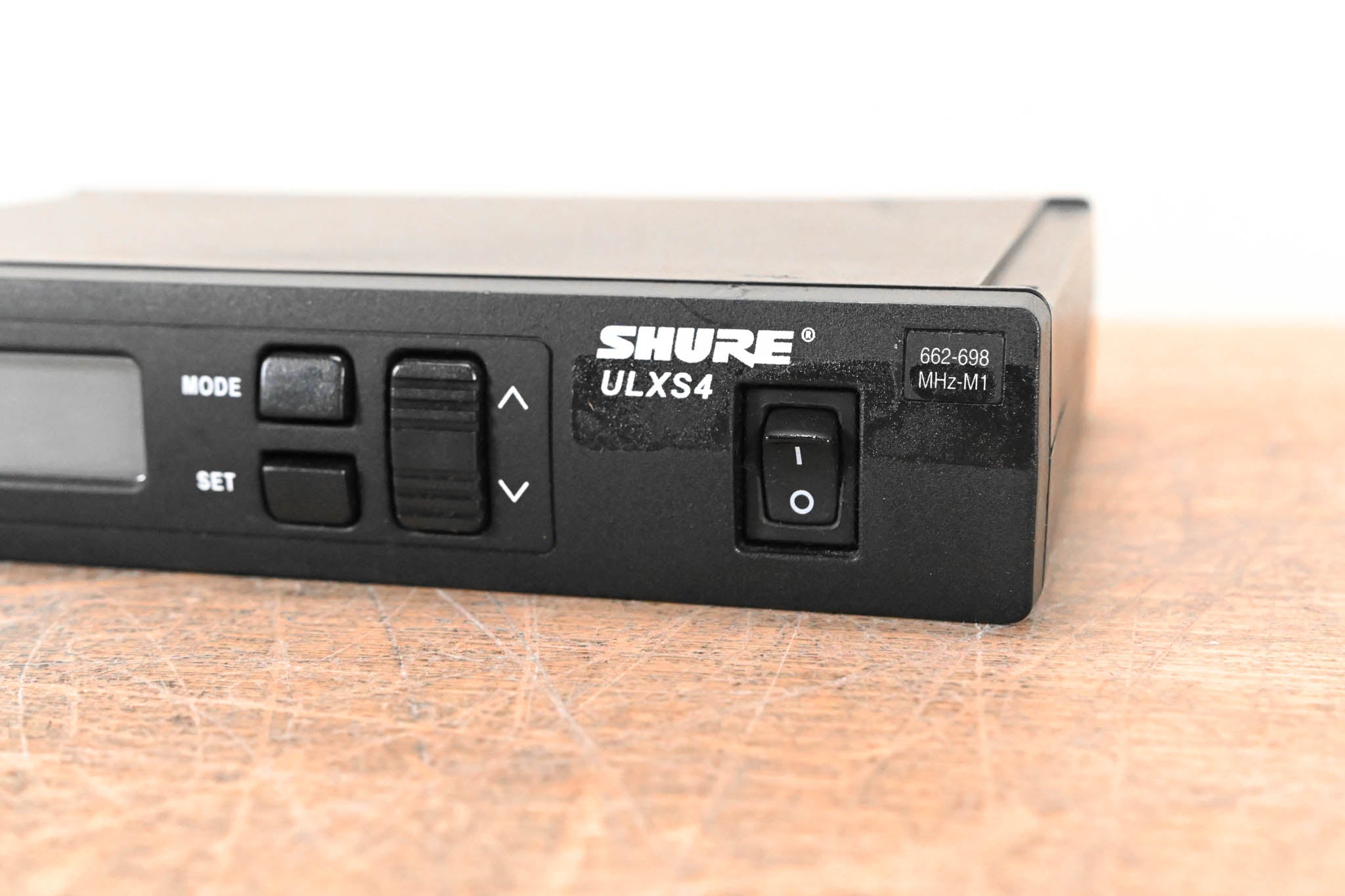 Shure ULXS4 Wireless Receiver - M1 Band: 662-698 MHz (NO POWER SUPPLY)