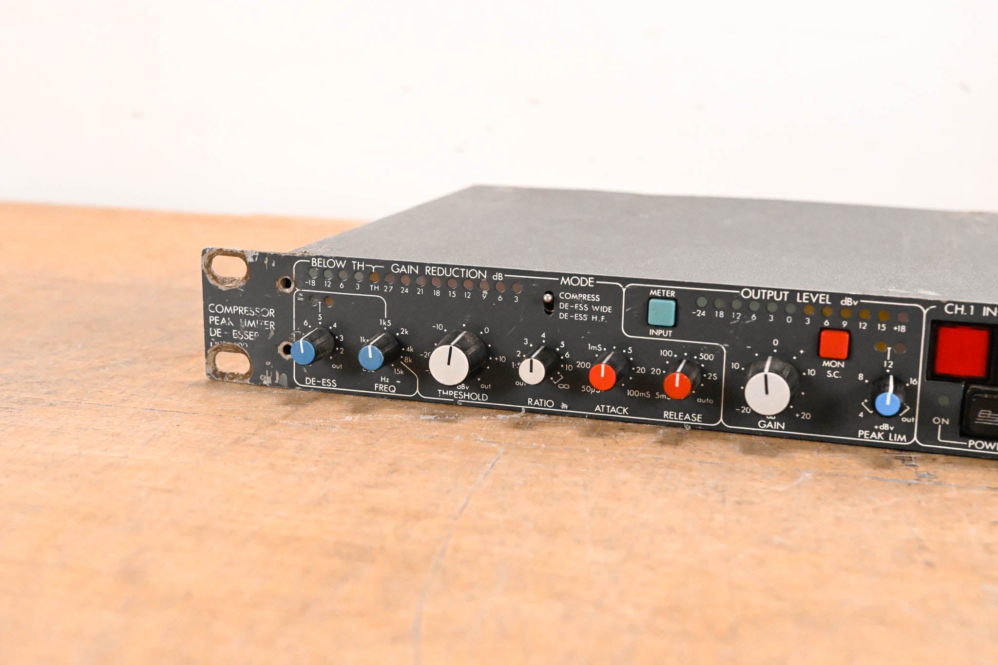 BSS DPR-402 Two-Channel Compressor/Limiter/De-Esser