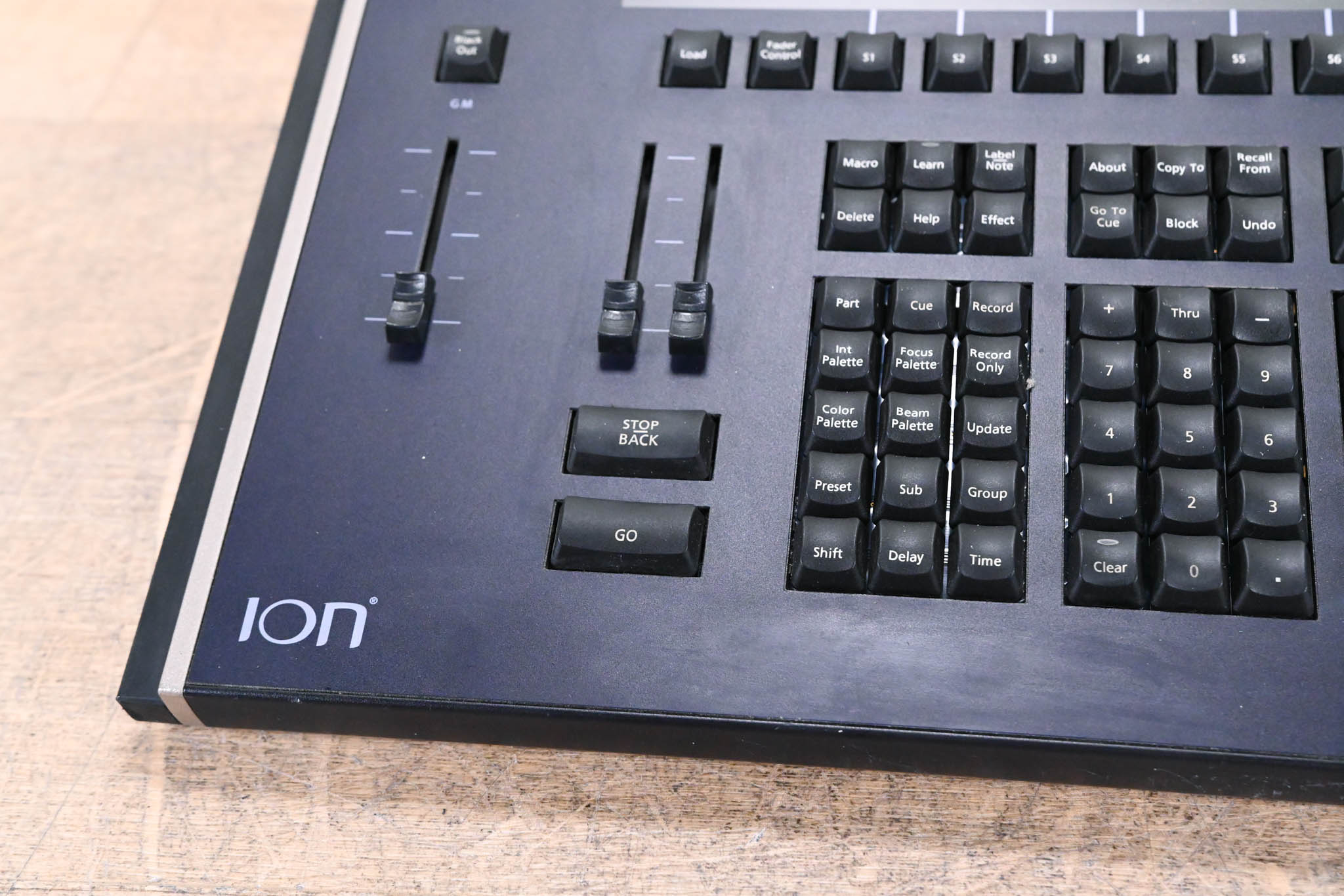 ETC ION 1000 Lighting Console