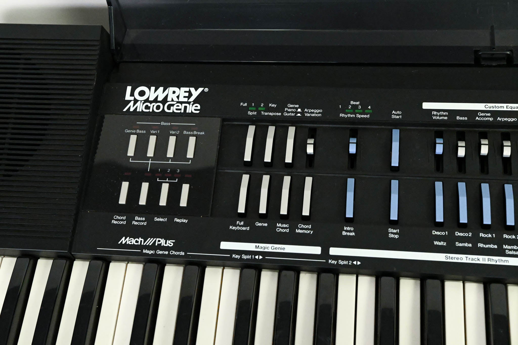Lowrey V-120 Micro Genie 61-Key Portable Organ / Keyboard (NO PSU)