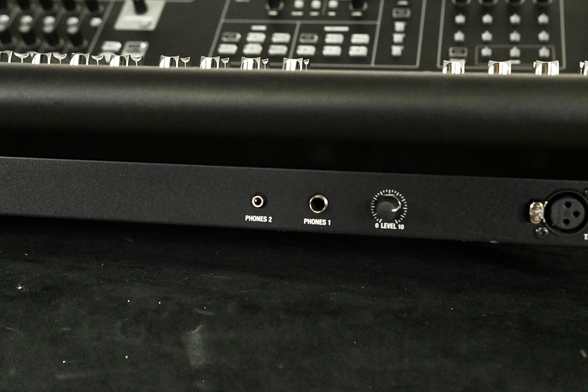Roland M-5000C Live Mixing Console