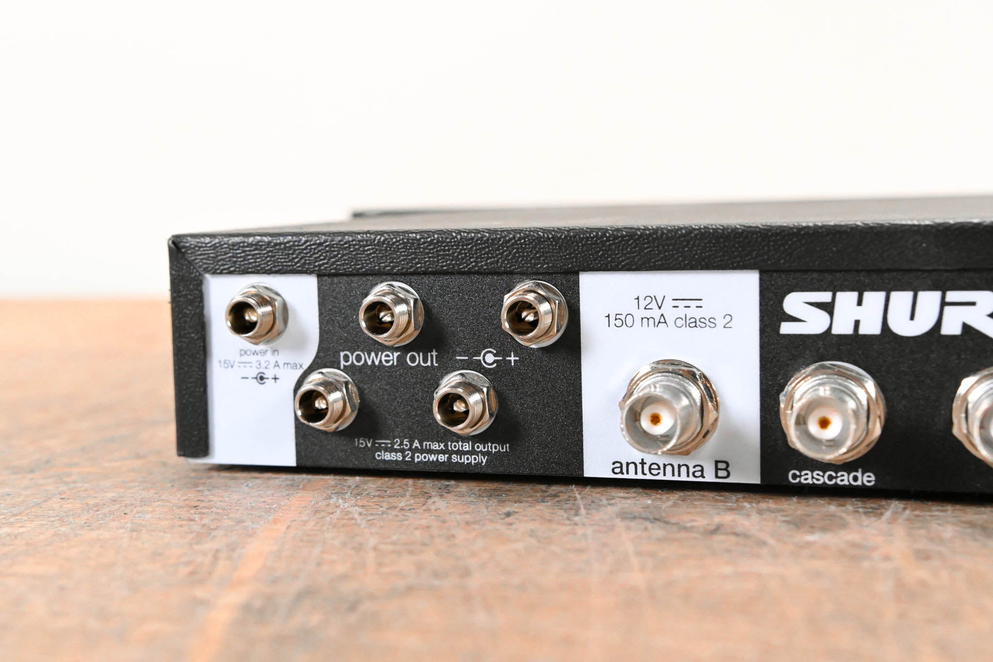Shure UA844+SWB UHF Wideband Antenna Distribution System NO POWER SUPPLY