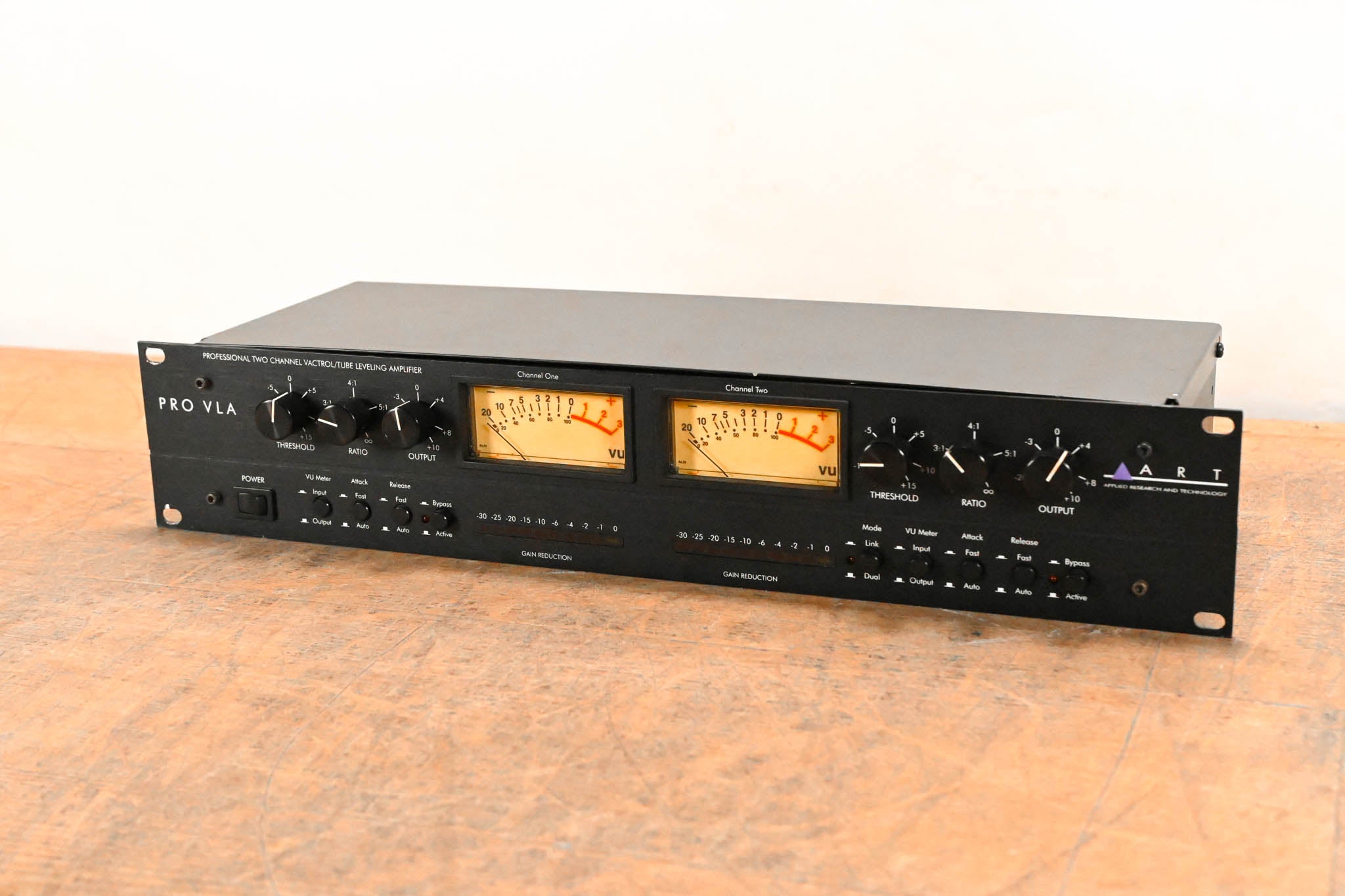 ART PRO VLA 2-Channel Vectrol-Based Compressor / Leveling Amplifier