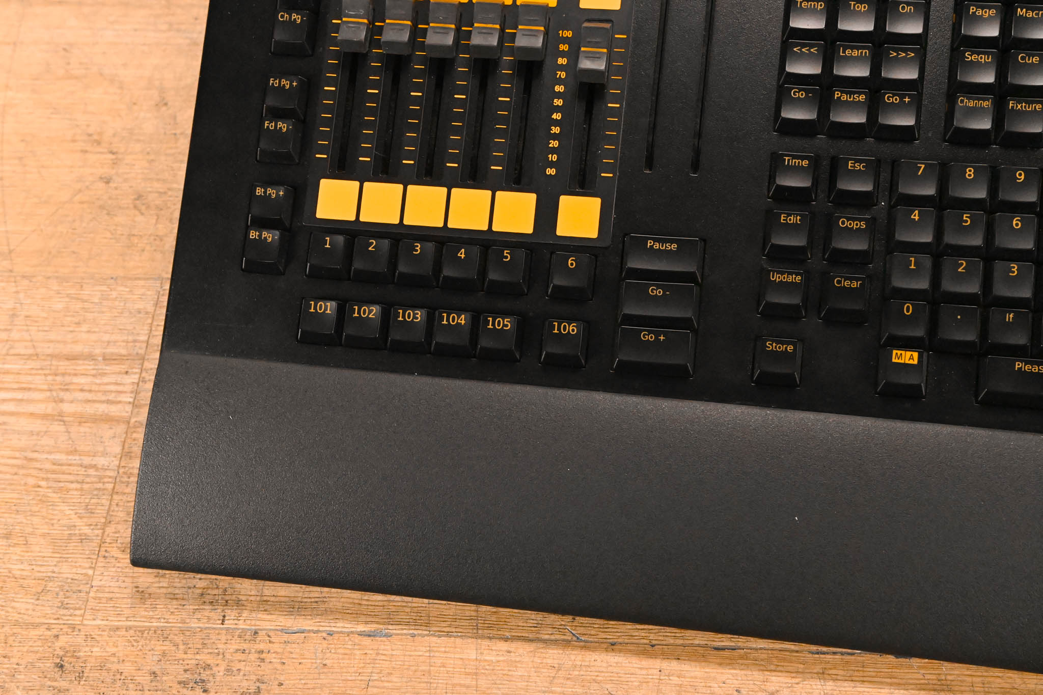 MA Lighting grandMA2 onPC command wing