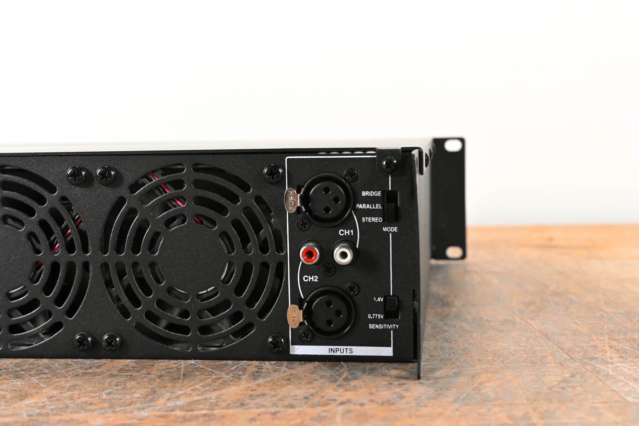 Crown XLi 2500 Two-channel, 750W @ 4 Ohms Power Amplifier