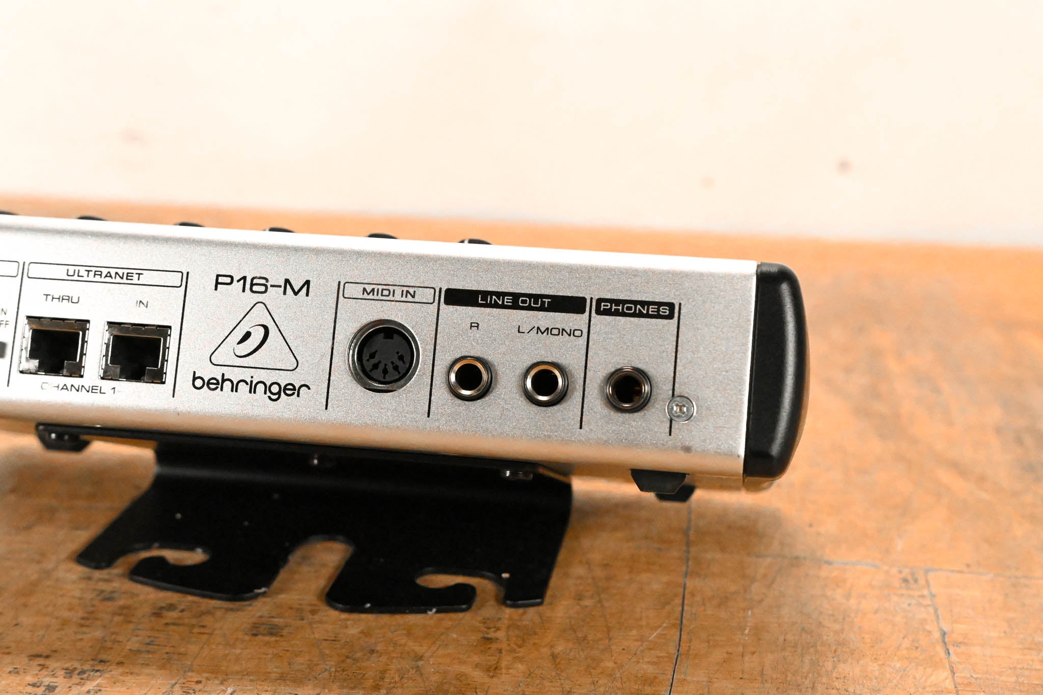 Behringer Powerplay P16-M 16-Channel Digital Personal Mixer