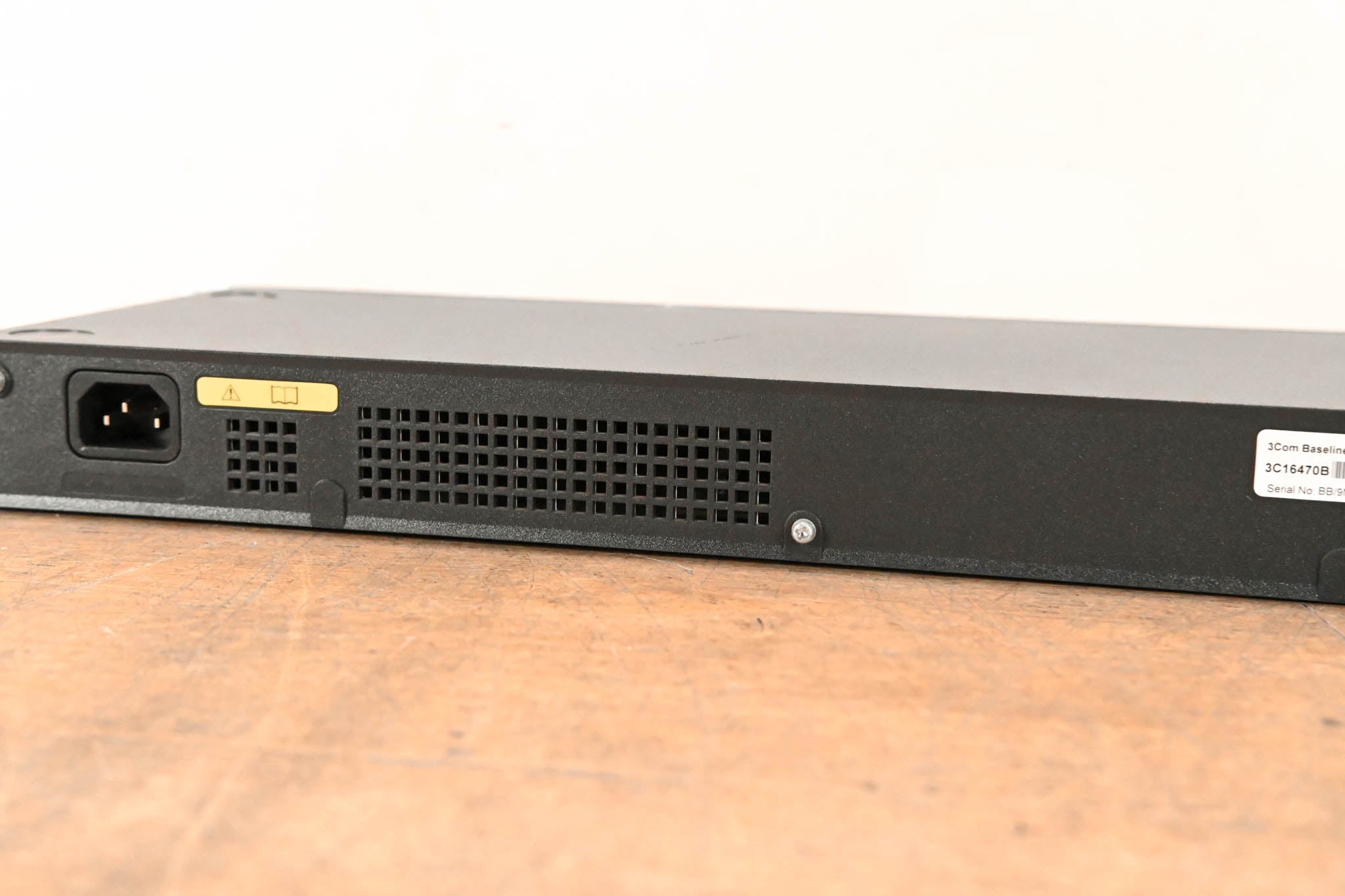 3COM 3C16470B Baseline Switch 2016 16-Port 10/100 Mbps Network Switch