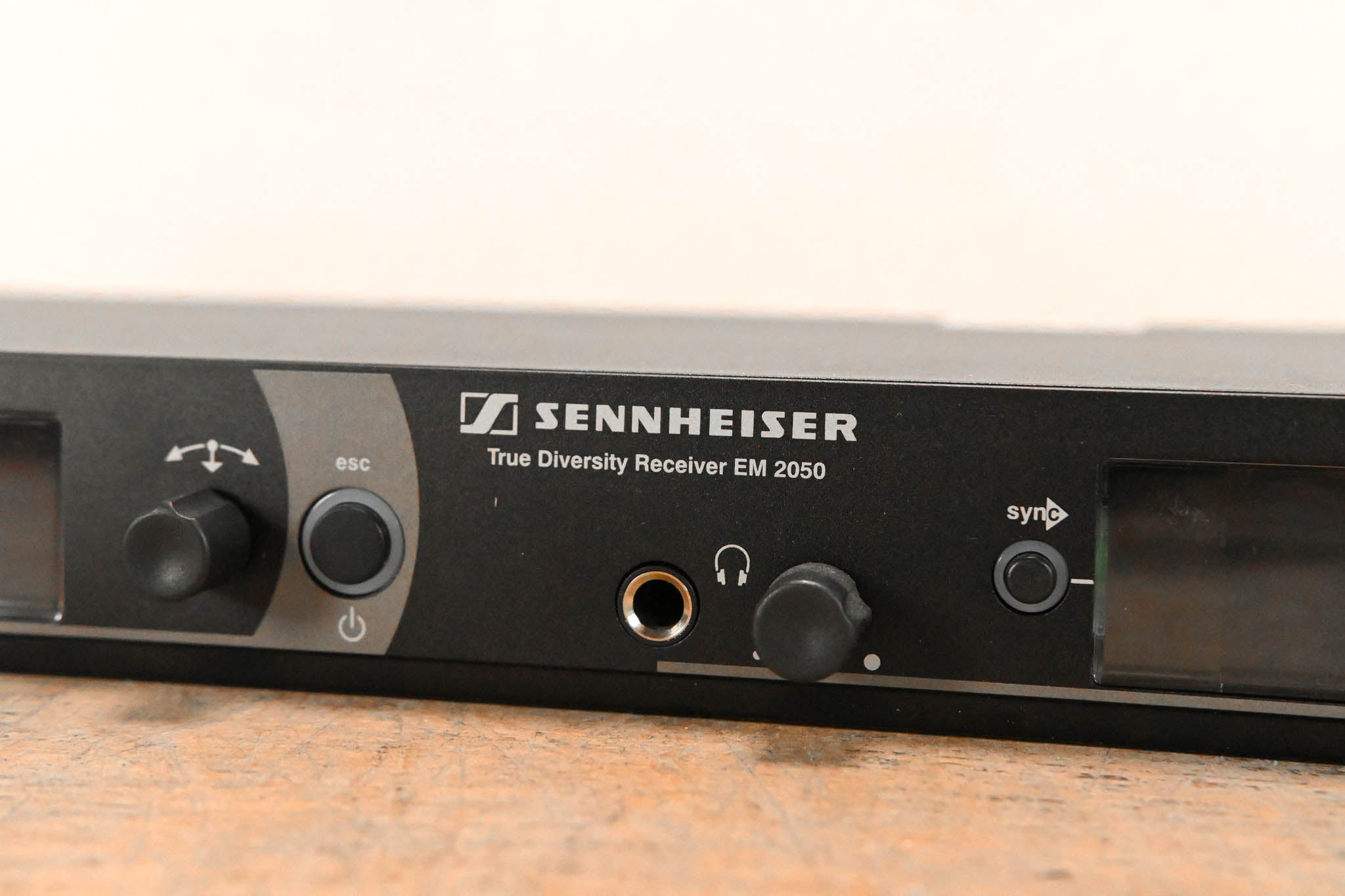 Sennheiser EM 2050 Dual-Channel Wireless Receiver Aw Range: 516-558 MHz