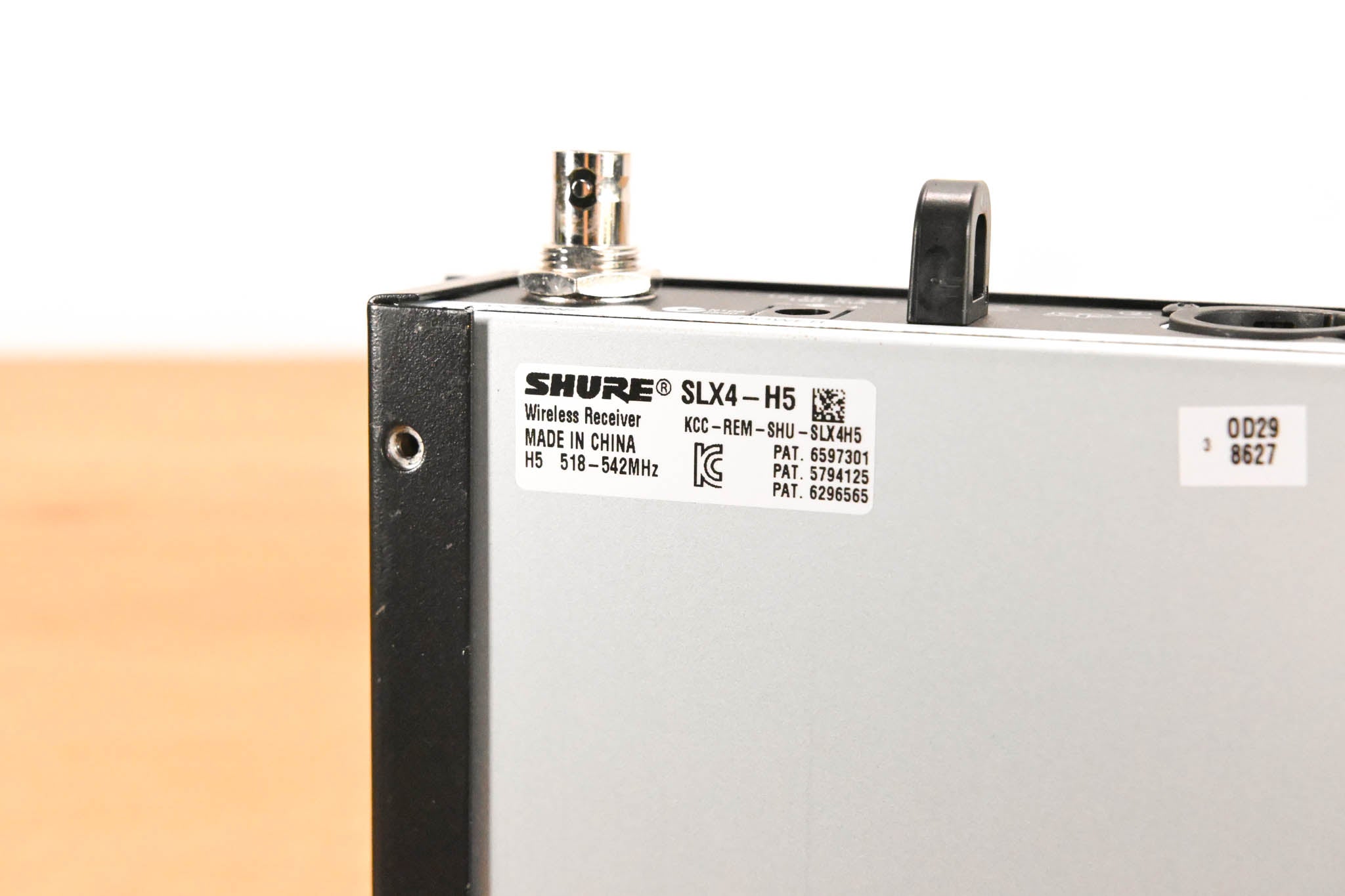 Shure SLX4 Wireless Receiver - H5 Band: 518-542 MHz (NO POWER SUPPLY)