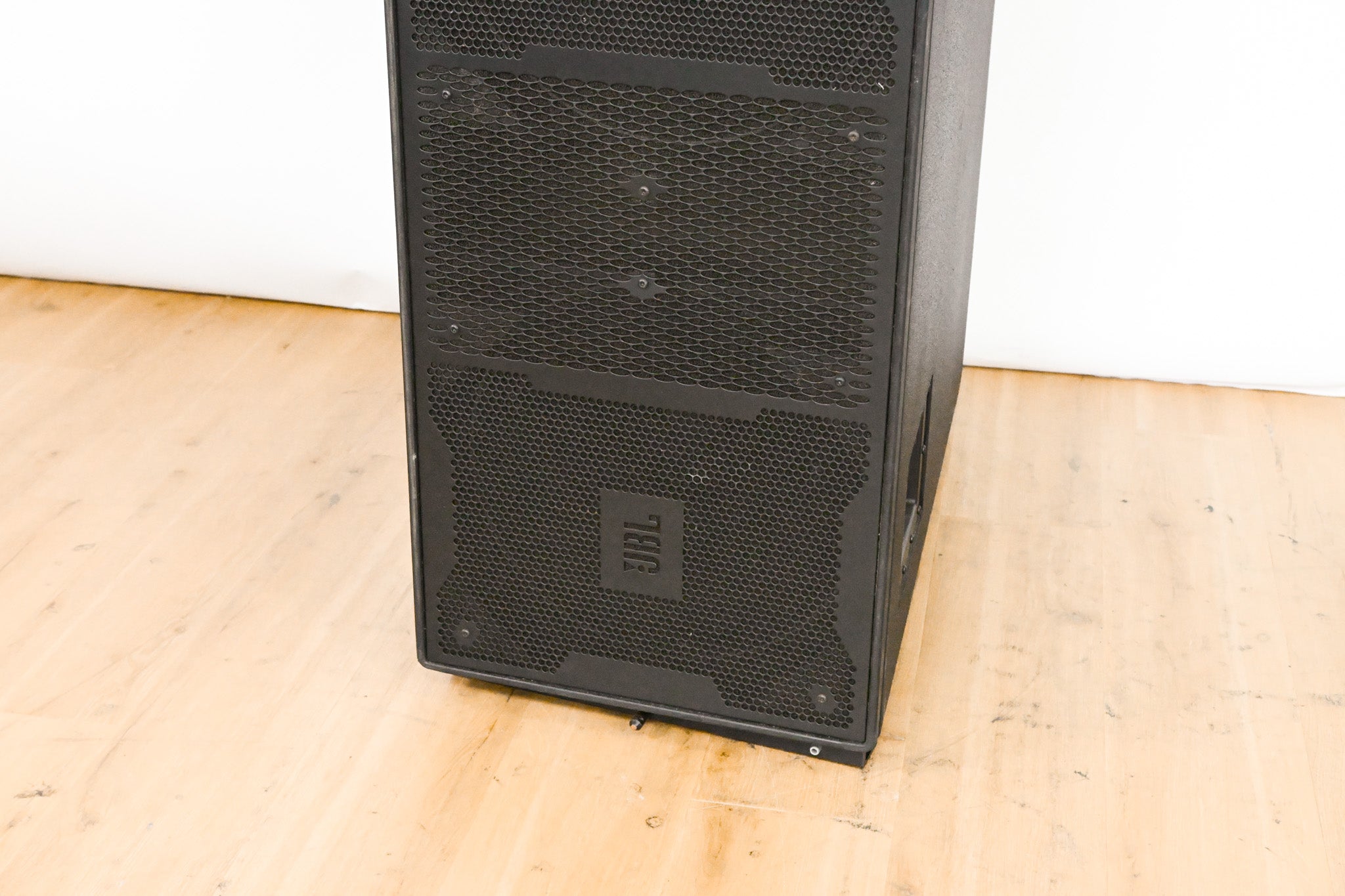 JBL VT4882DP Powered Dual 15" VerTec Line Array Subwoofer