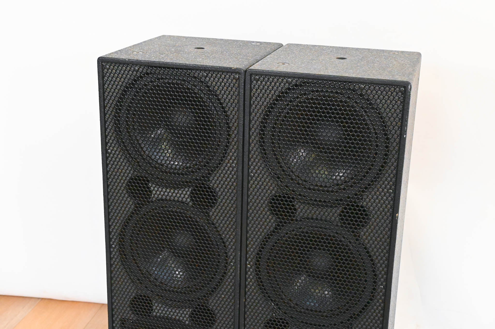 EAW UB82e 2-Way Passive Full Range Loudspeaker (PAIR)