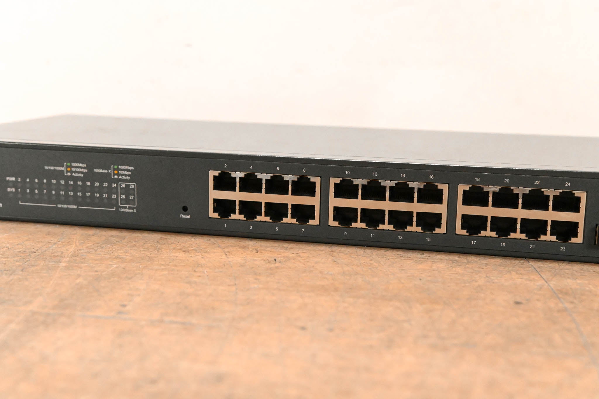 TP-Link T1600G-28TS 24-Port Gigabit Smart Switch