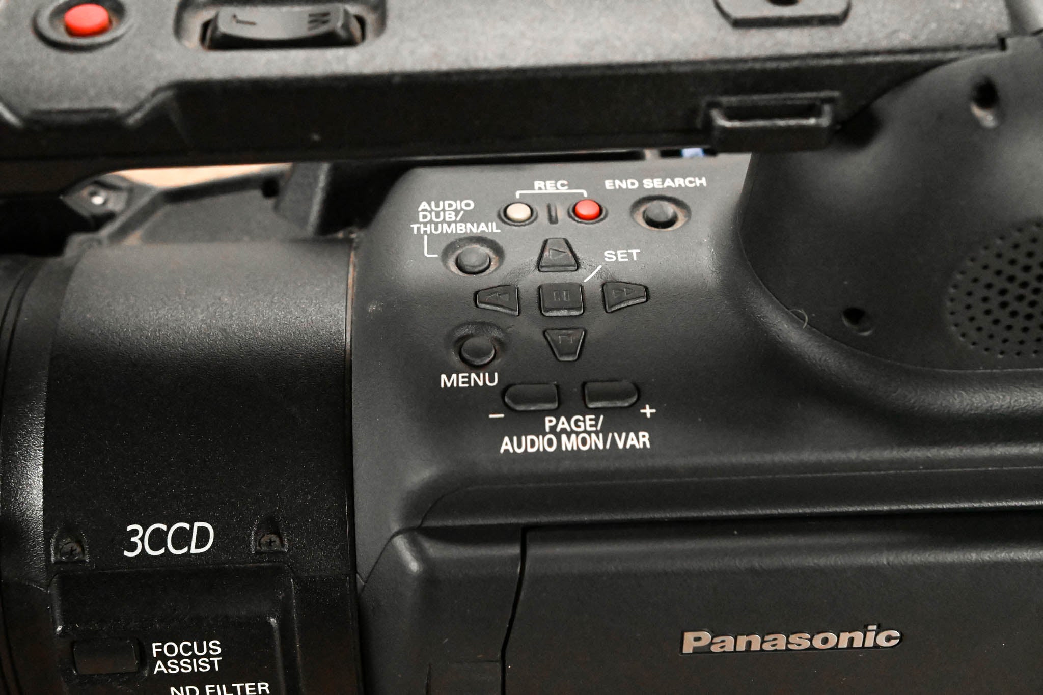Panasonic AG-HVX200 3-CCD P2/DVCPRO HD Camcorder