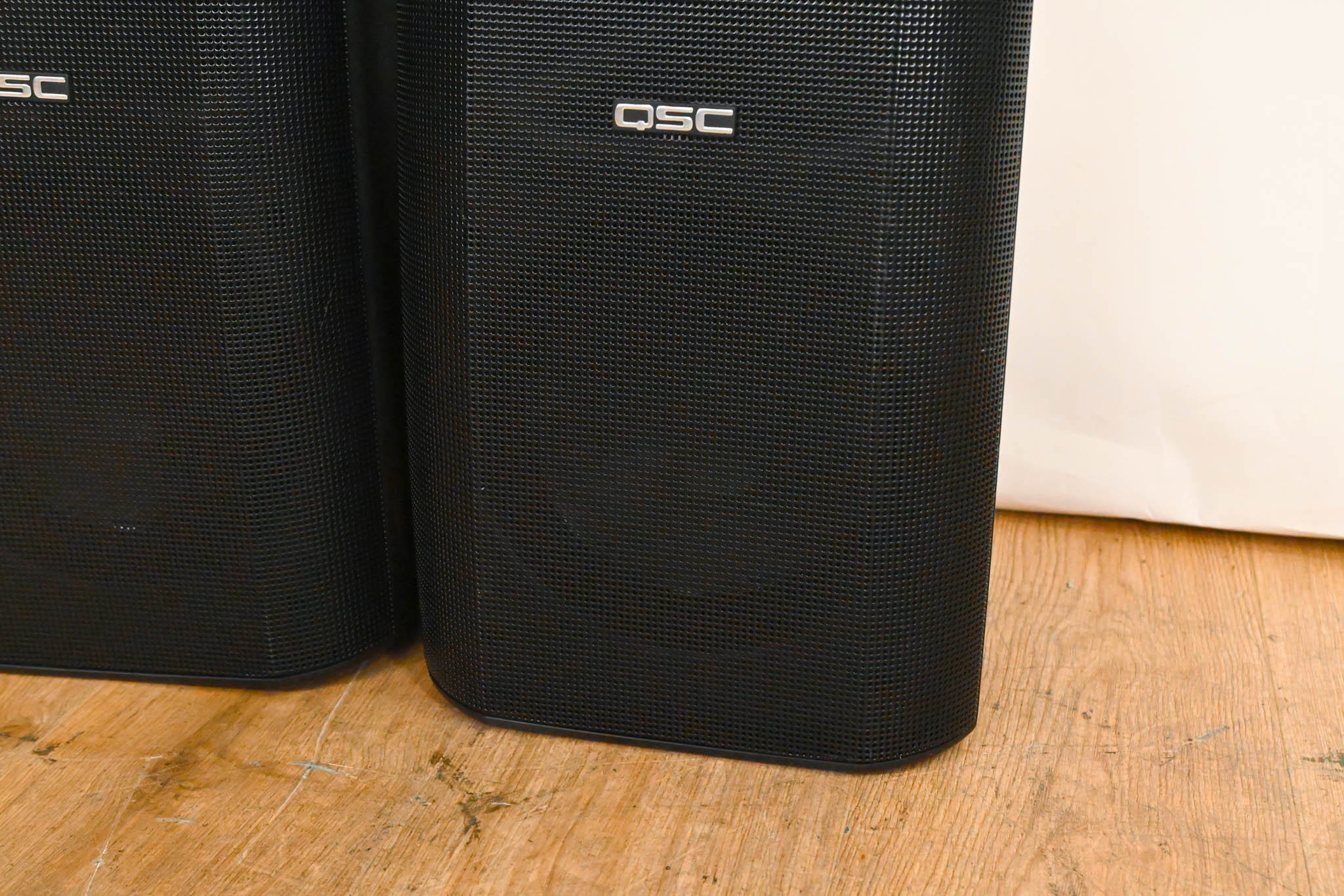 QSC I-82H 8" 2-Way 200-Watt Passive PA Speaker (PAIR)