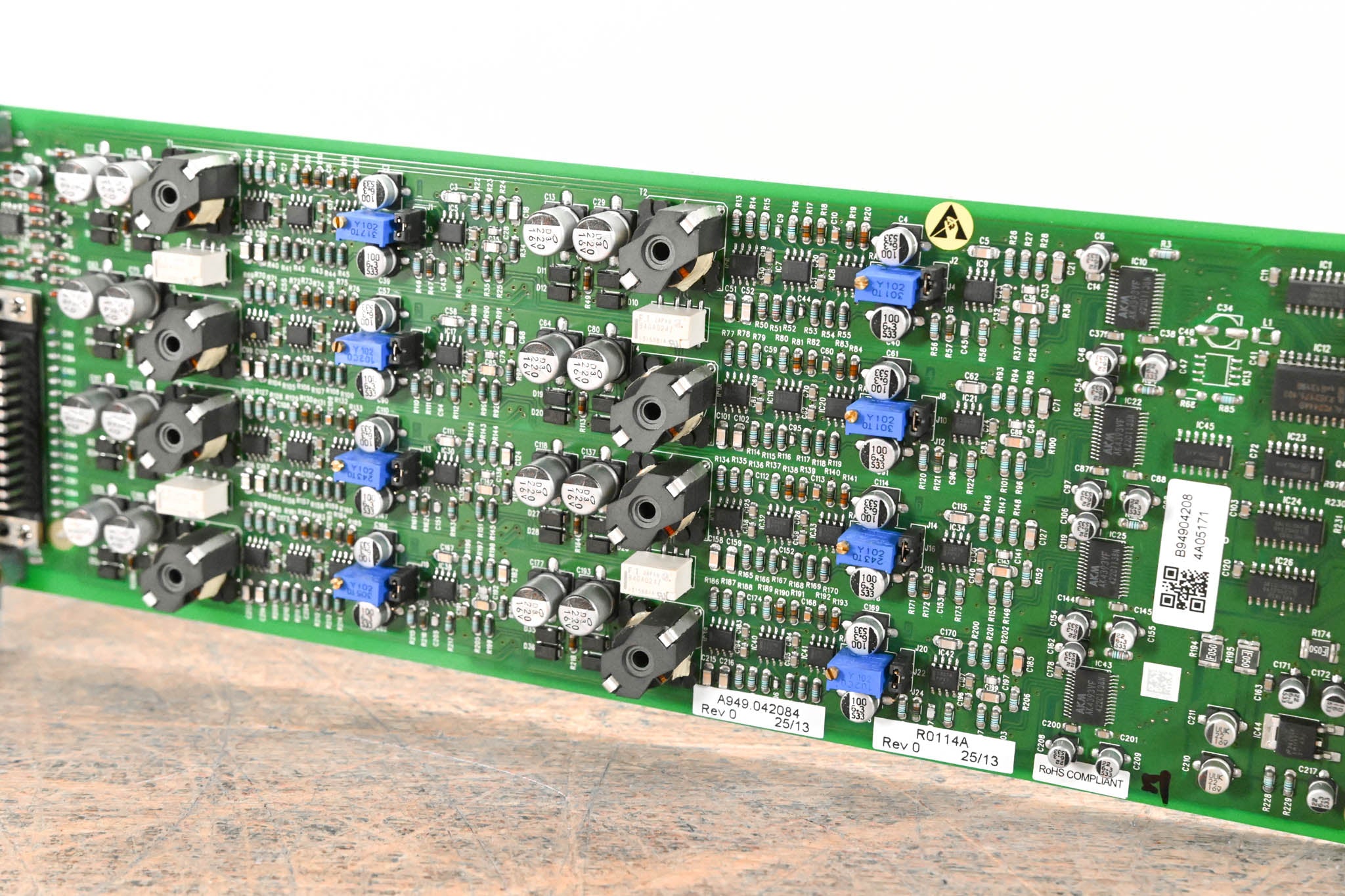 Studer 8-Channel Analog Line Out Card for D21m & D23m Modular I/O System