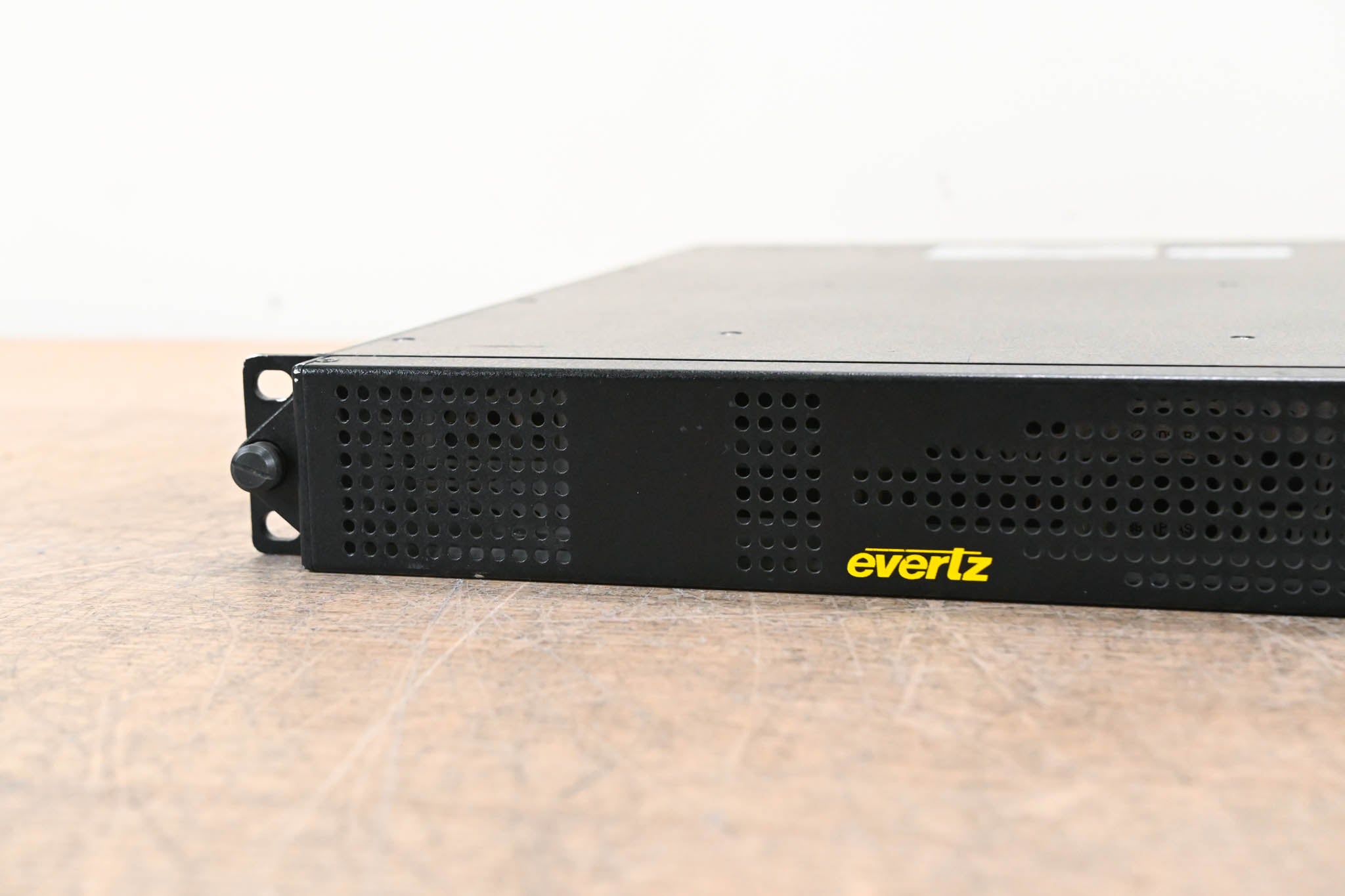 Evertz 7801FR 1RU Rack-Mountable Multiframe with Cards