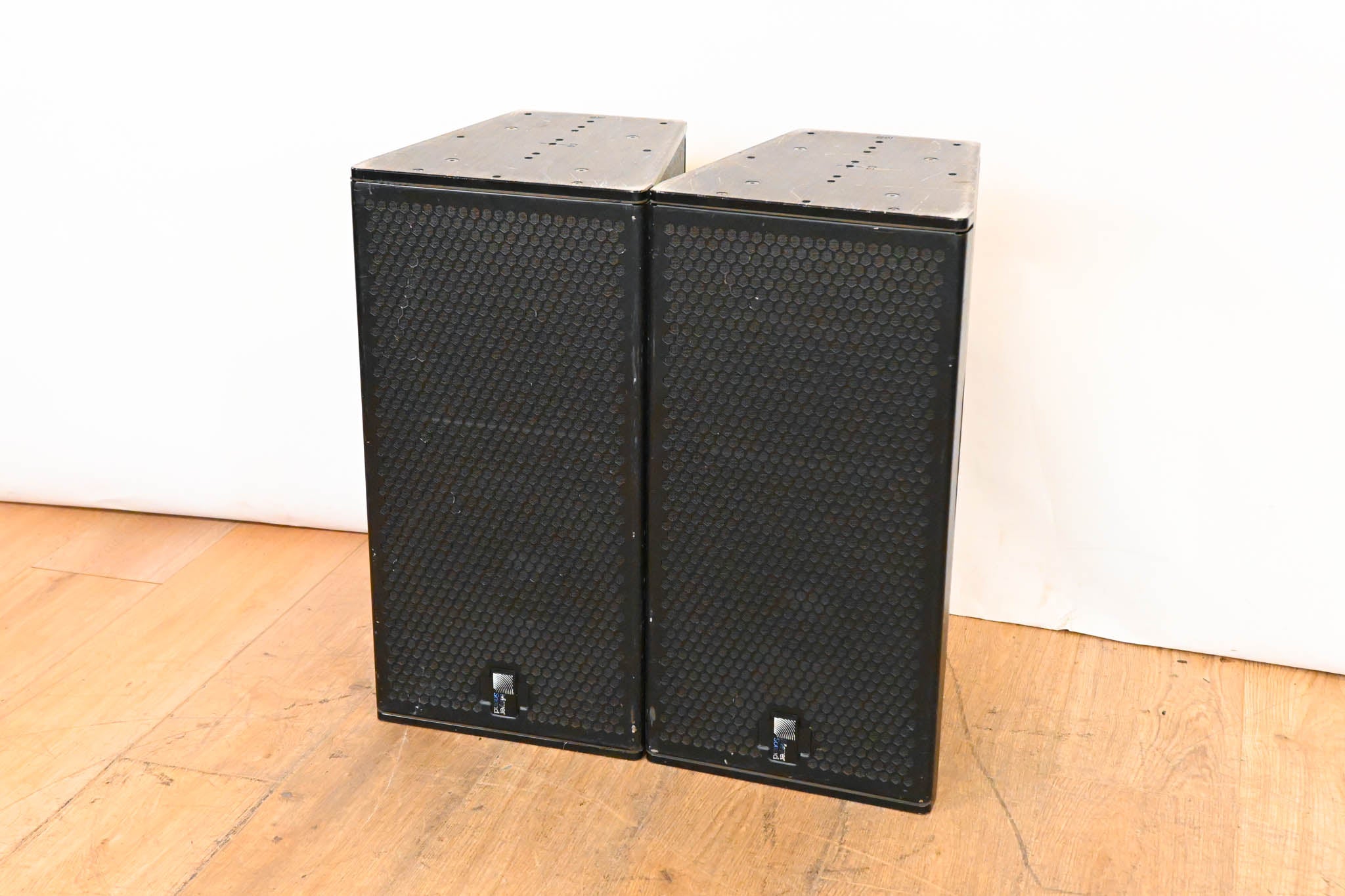 Meyer Sound UPJ-1P Compact VariO Loudspeaker (PAIR)