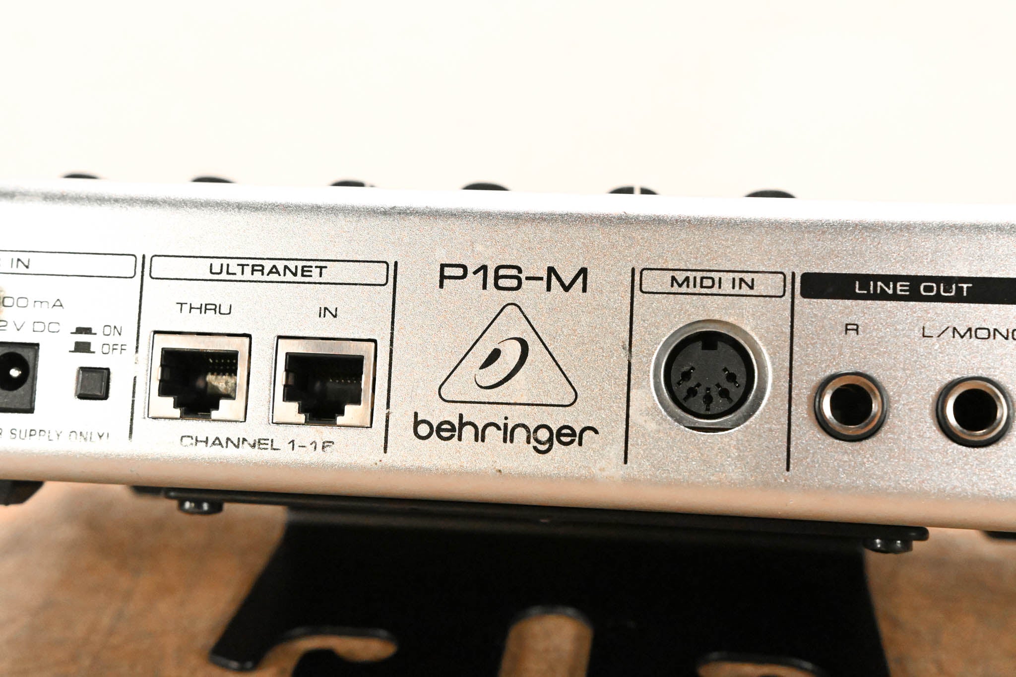 Behringer Powerplay P16-M 16-Channel Digital Personal Mixer