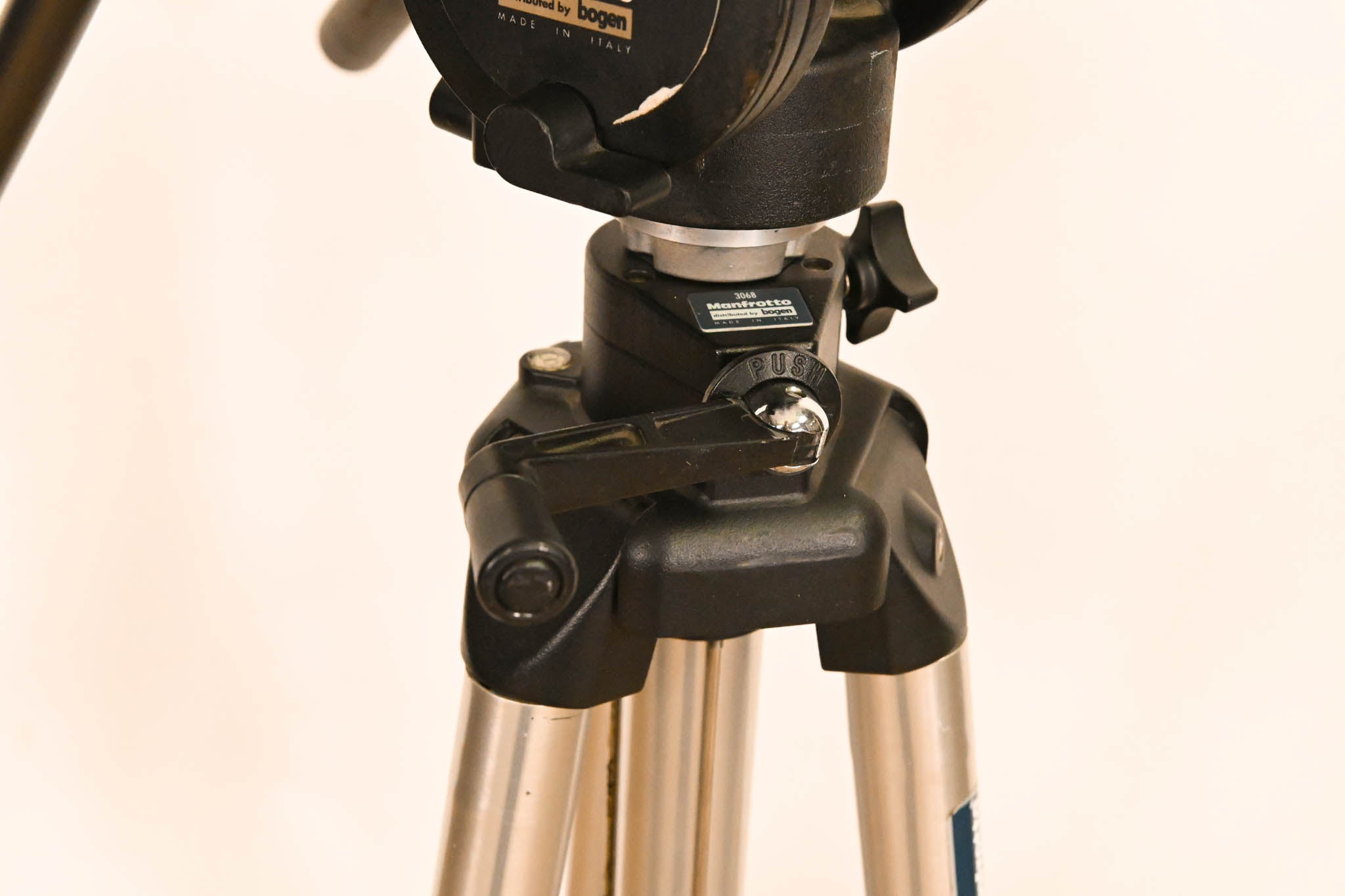 Manfrotto/Bogen 3068 Video Tripod with 3066 Fluid Head