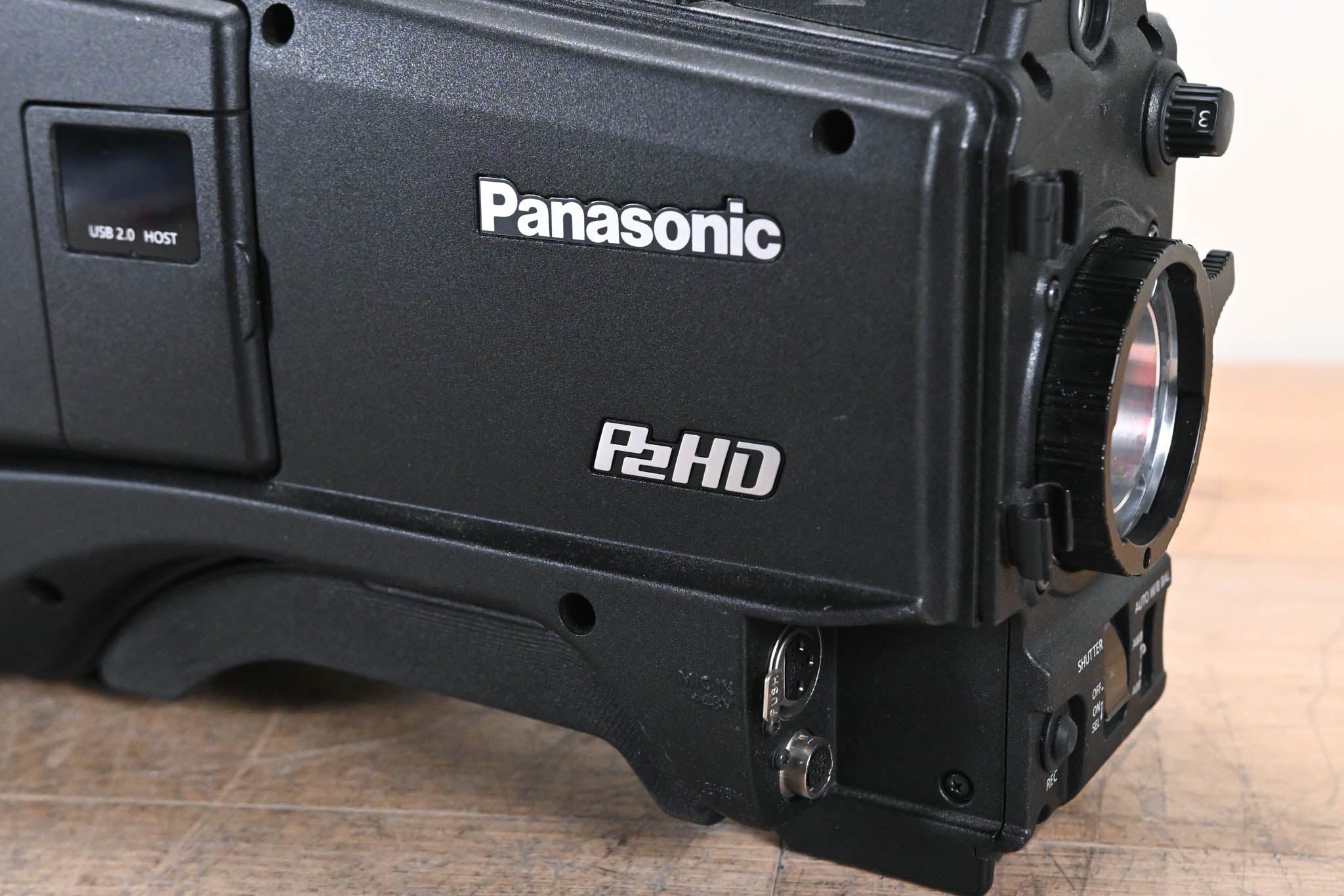 Panasonic AG-HPX600P P2 HD Shoulder-Mount Camcorder