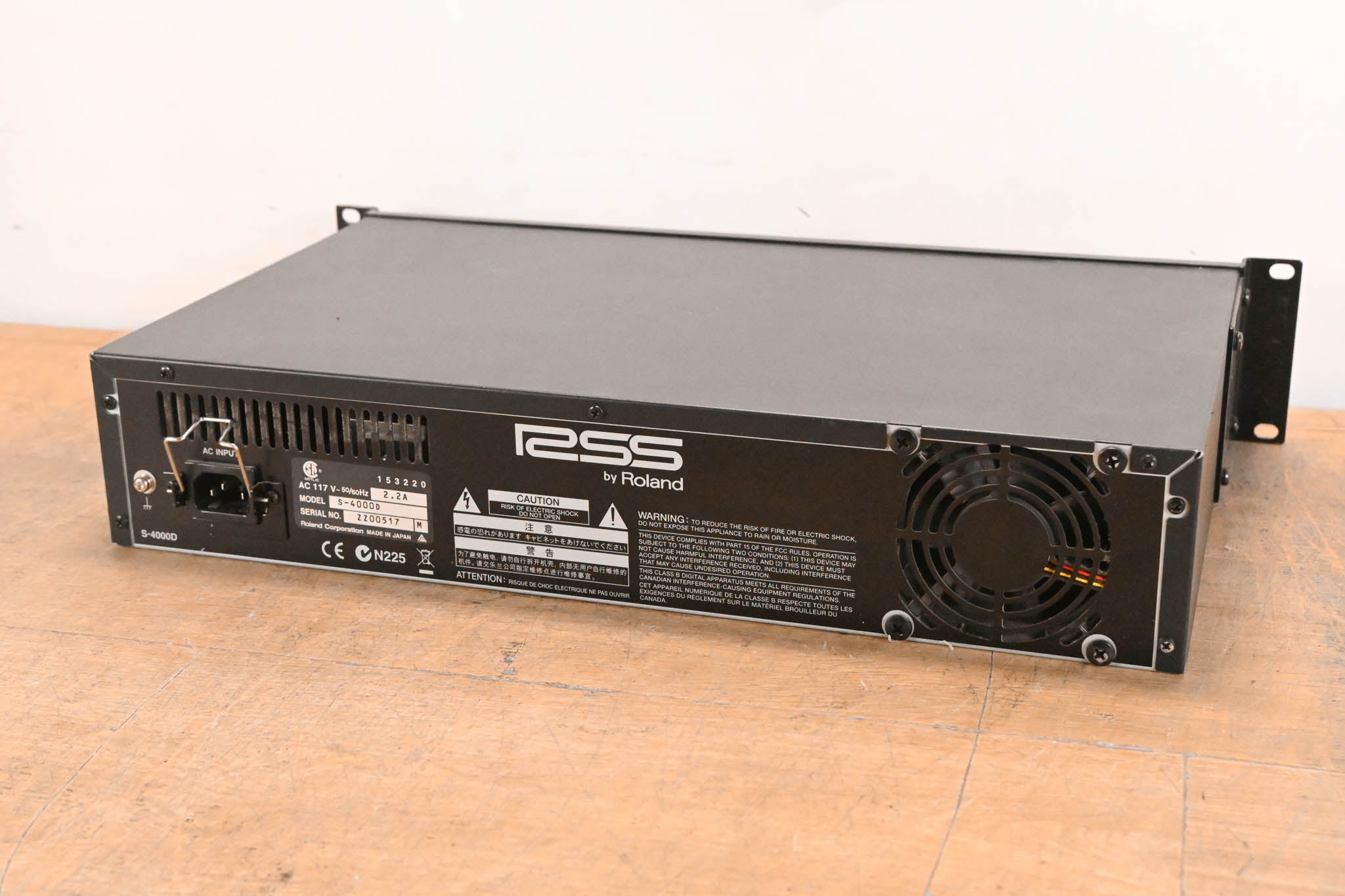 Roland S-4000D Splitter and Power Distributor for M-48 Personal Mixers