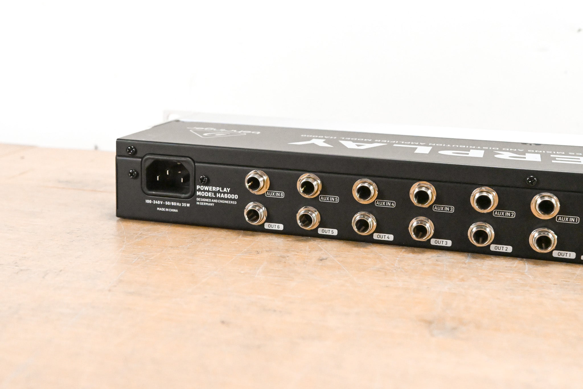 Behringer POWERPLAY HA6000 6-CH Headphone Mixing/Distribution Amplifier
