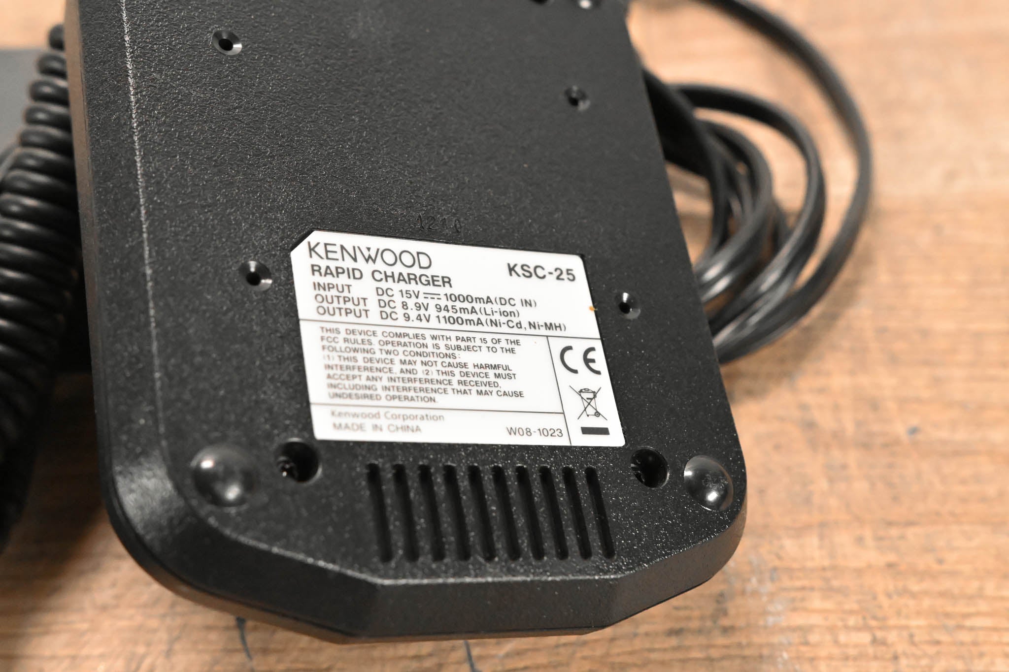 Kenwood TK-3360 UHF Radio with KNB-25A Battery and KSC-25 Charger
