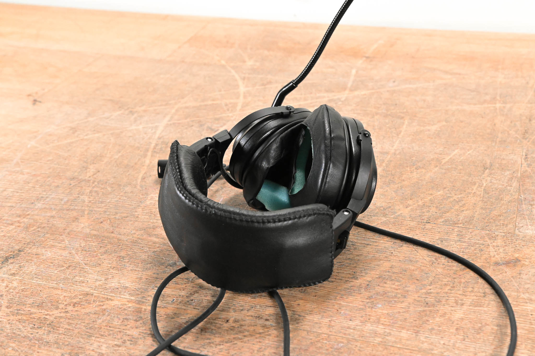 RTS HR-2 A4M Dual-Sided Full-Cushion Medium-Weight Intercom Headset