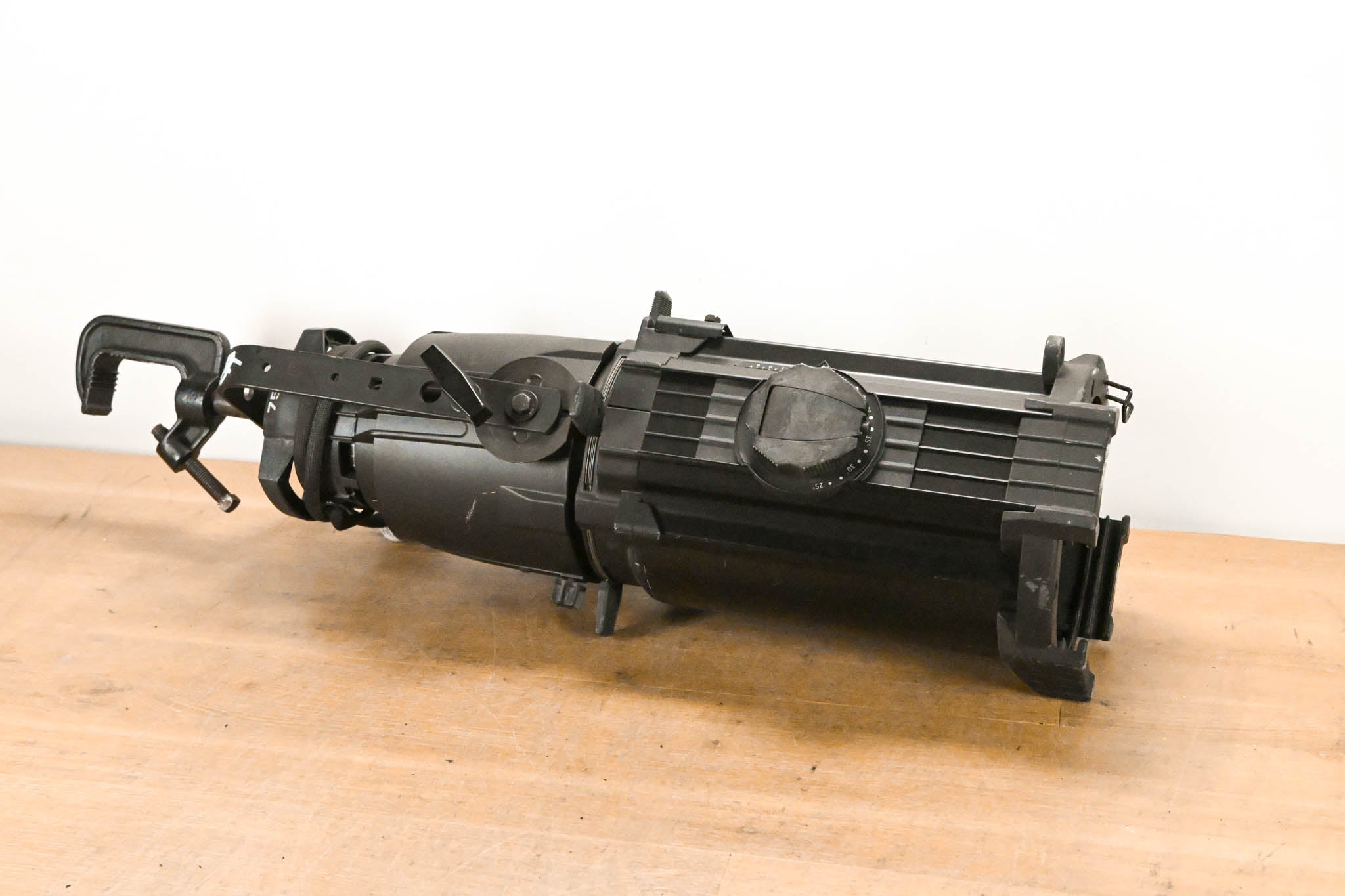 ETC Source Four Zoom 25-50 Degree 750 Ellipsoidal Light