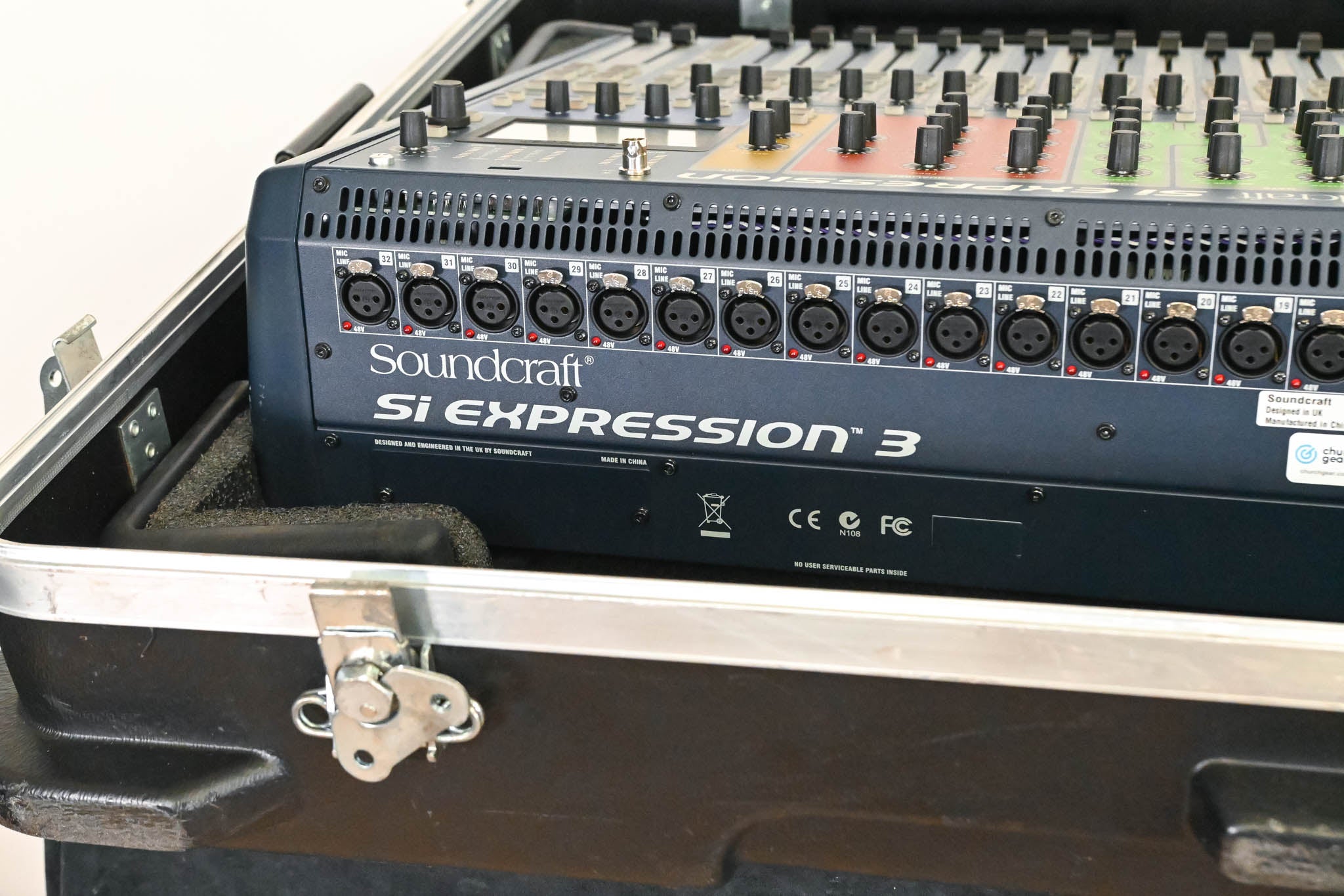 Soundcraft Si Expression 3 32-Channel Digital Mixer with SKB Case