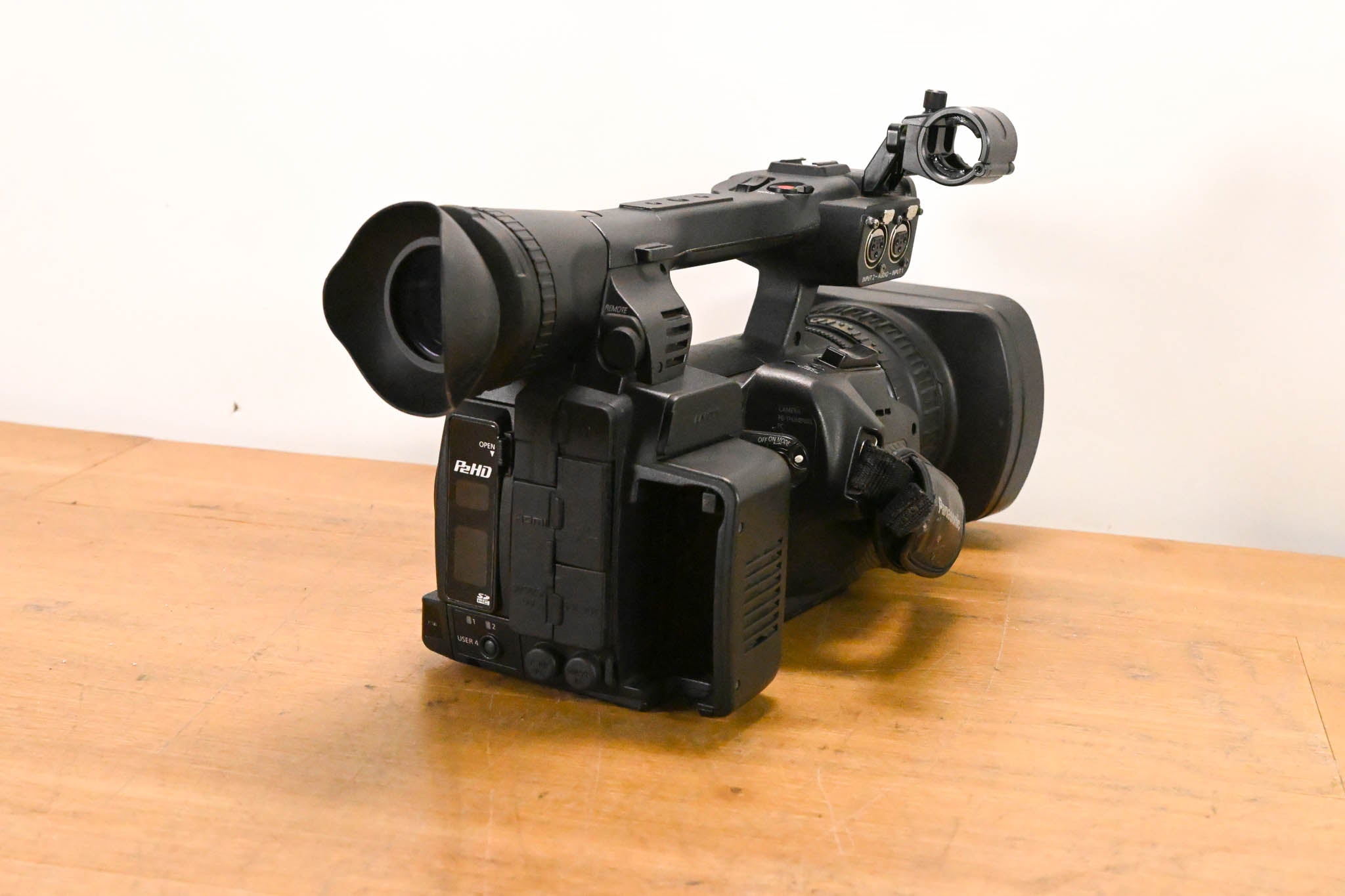 Panasonic AG-HPX255P P2 HD Handheld Camcorder