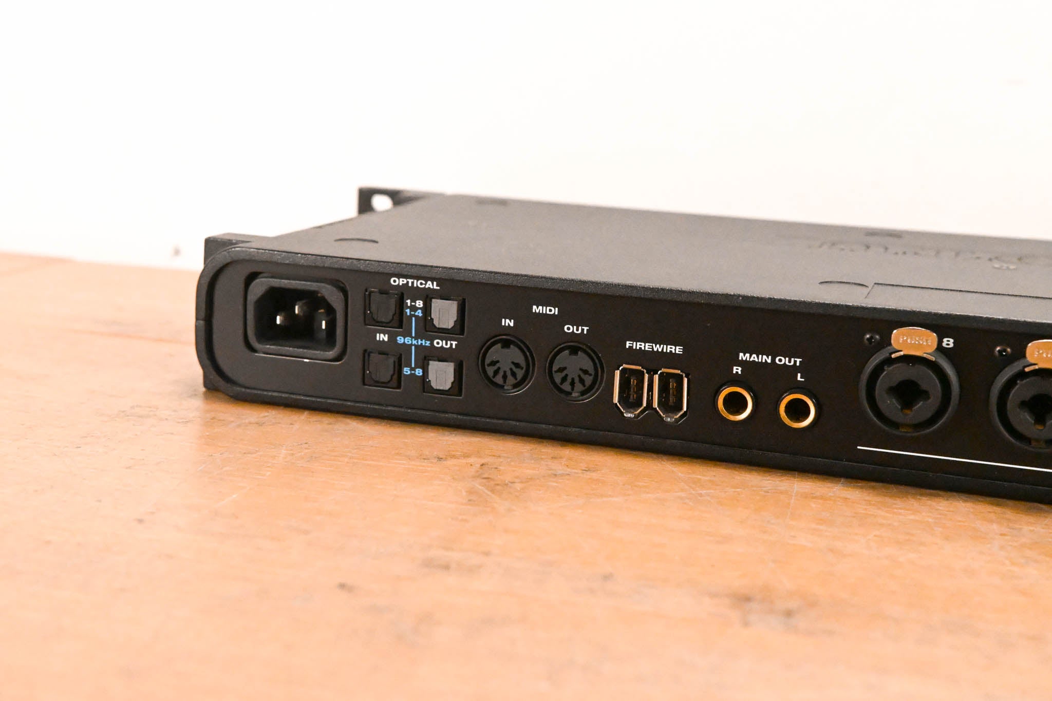 MOTU 8pre 16x12 FireWire Audio Interface with 8 Mic Inputs