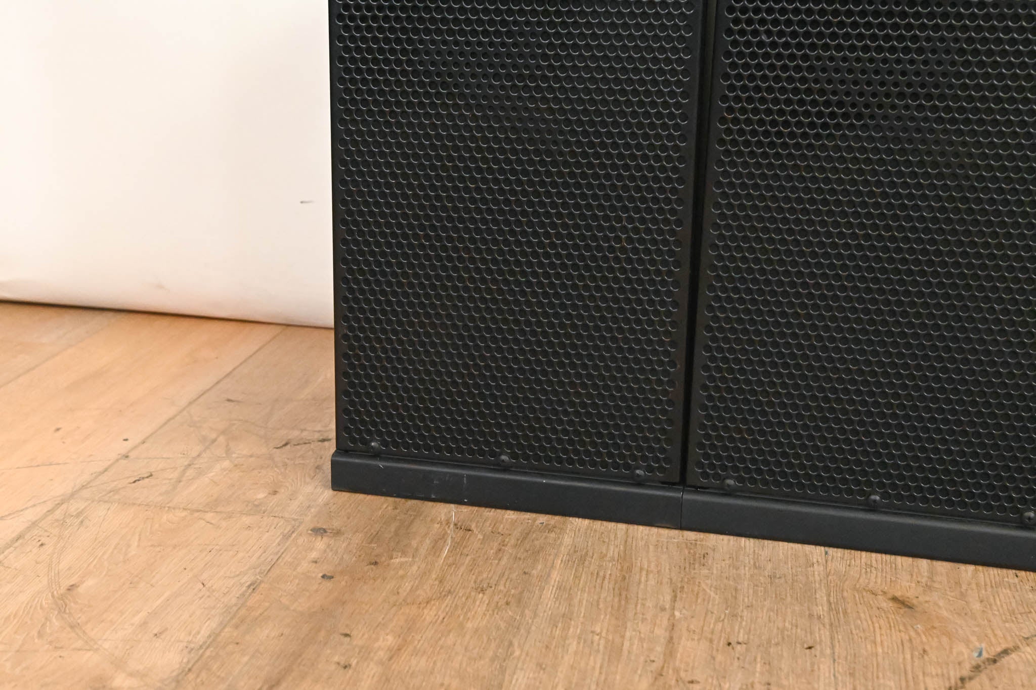 Electro-Voice (EV) XLE181 8" 2-Way Passive Line Array Speaker (PAIR)