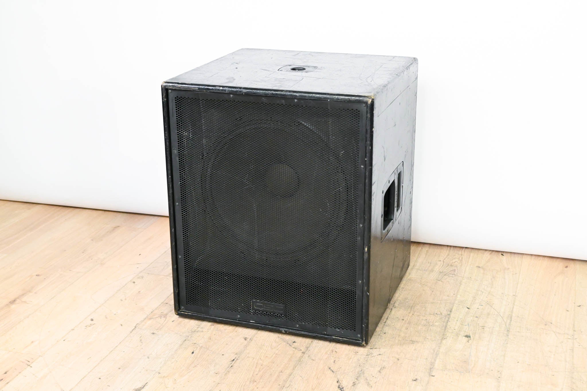 QSC HPR181W 18" Powered Subwoofer