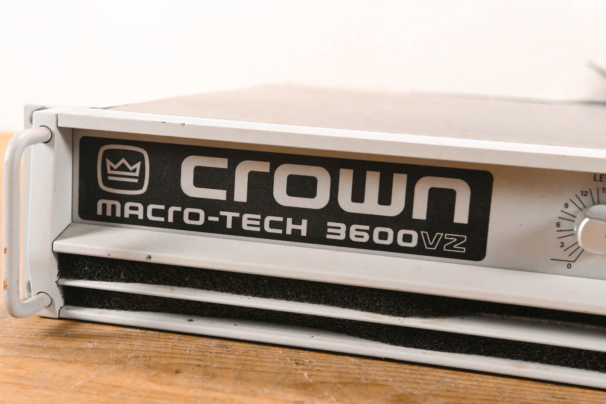 Crown Macro-Tech 3600VZ 2-Channel Power Amplifier