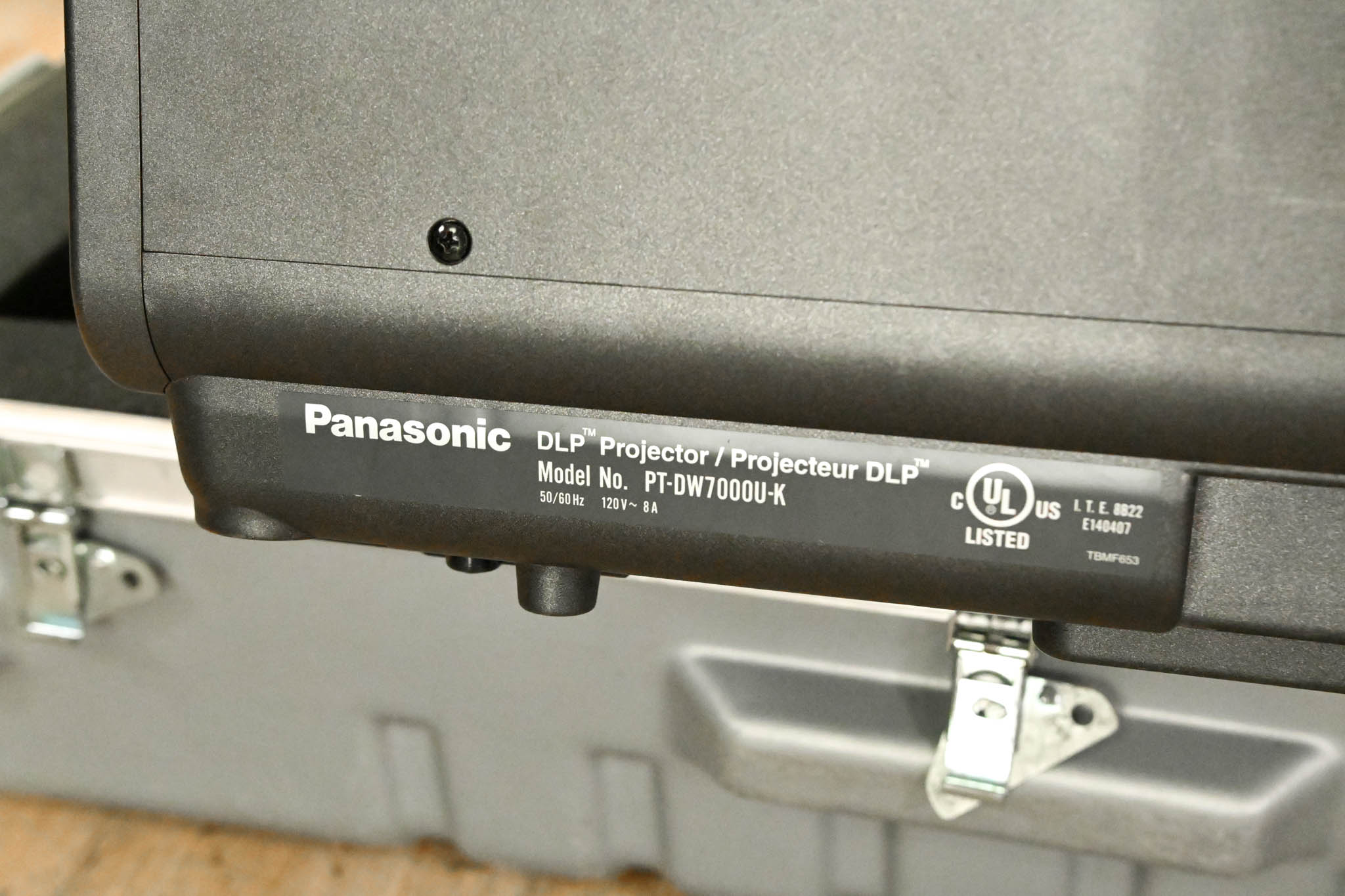 Panasonic PT-DW7000U-K 6000-Lumen DLP Projector with Case