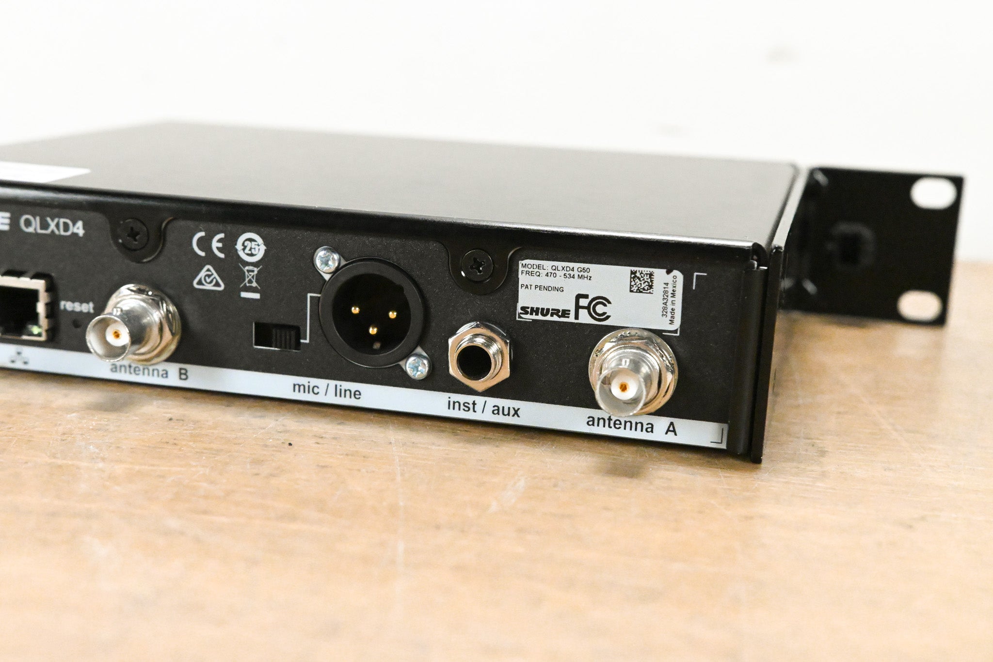 Shure QLXD24/KSM9HS Digital Handheld Wireless System - G50 Band (NO PSU)