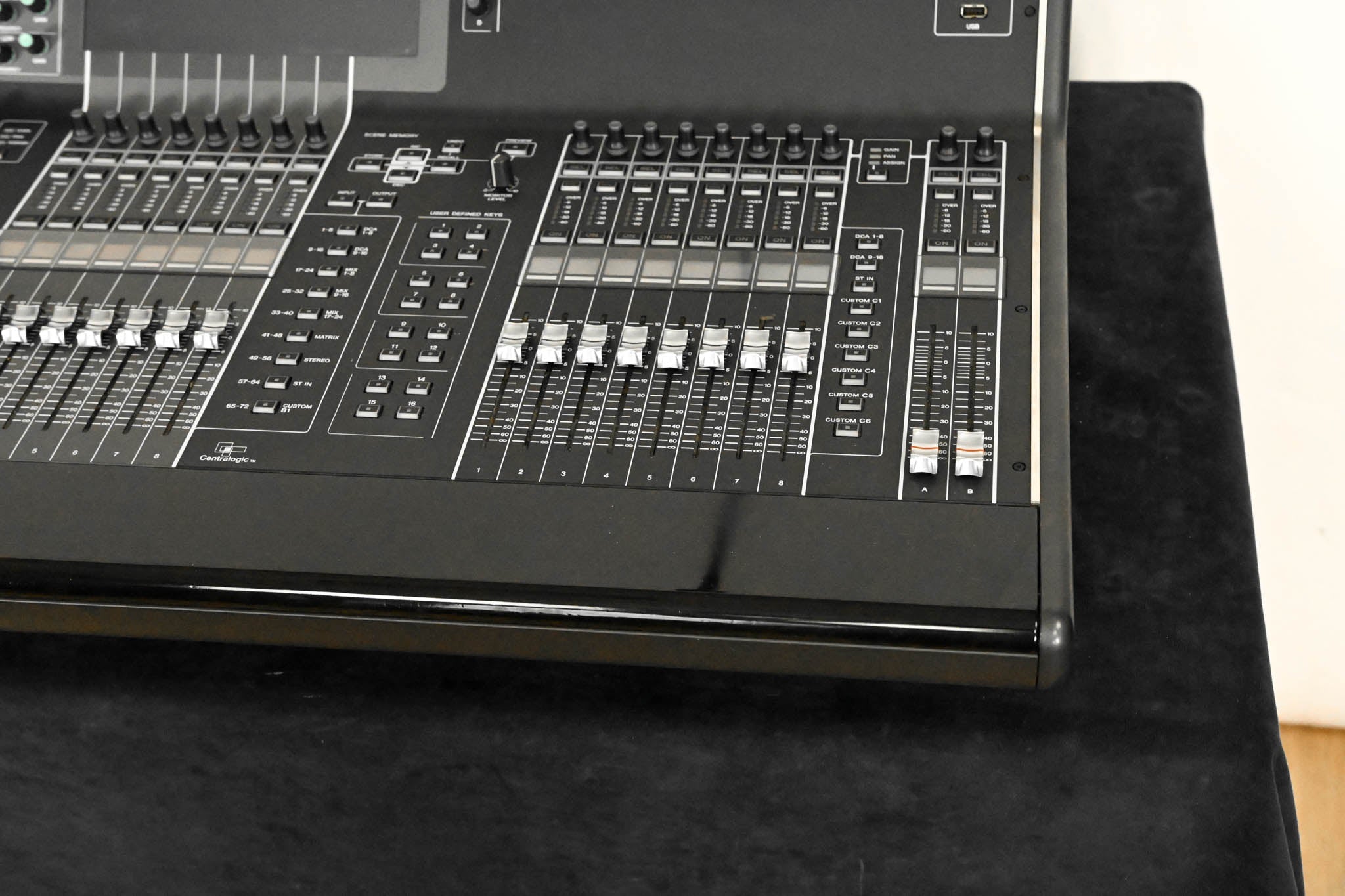 Yamaha CL5 72-Channel Digital Mixing Console