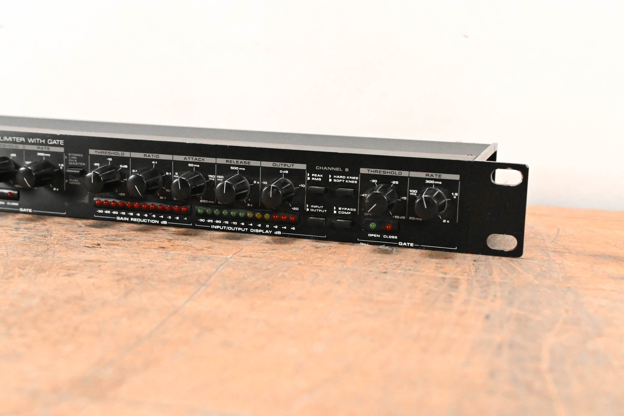 Alesis 3630 2-Channel Compressor/Limiter with Gate (NO POWER SUPPLY)