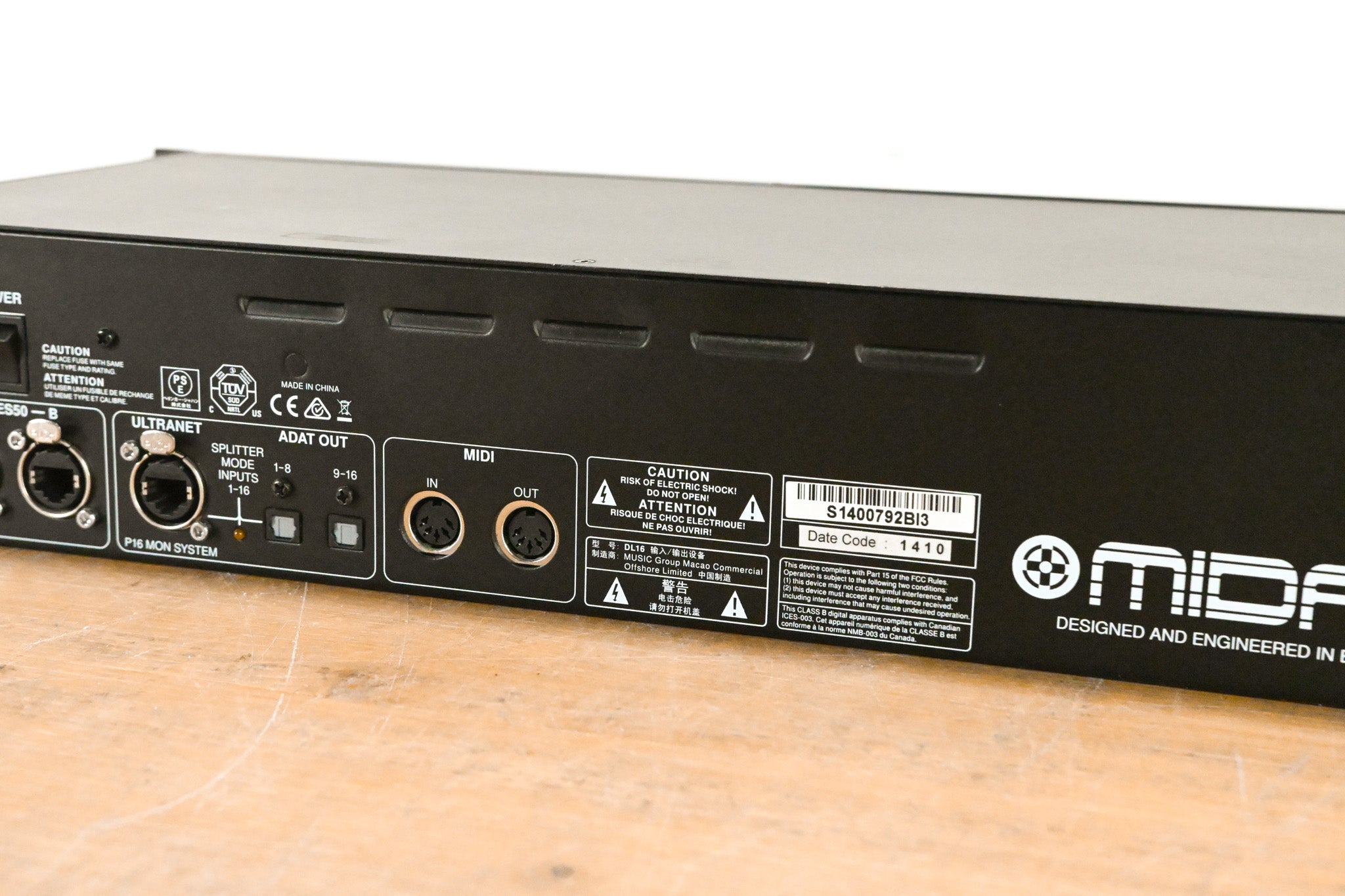 Midas DL16 16-Input, 8-Output Stage Box